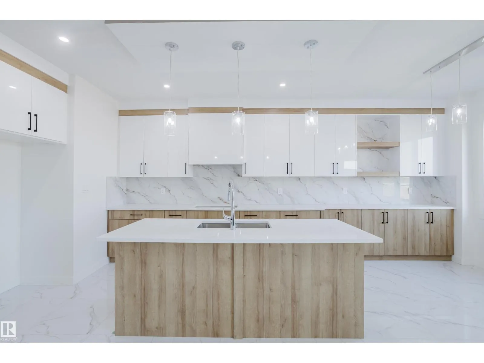 924 15 AV NW
