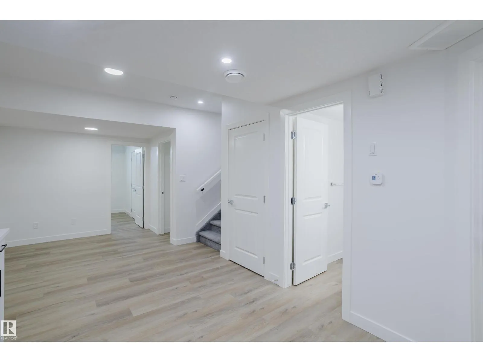 924 15 AV NW