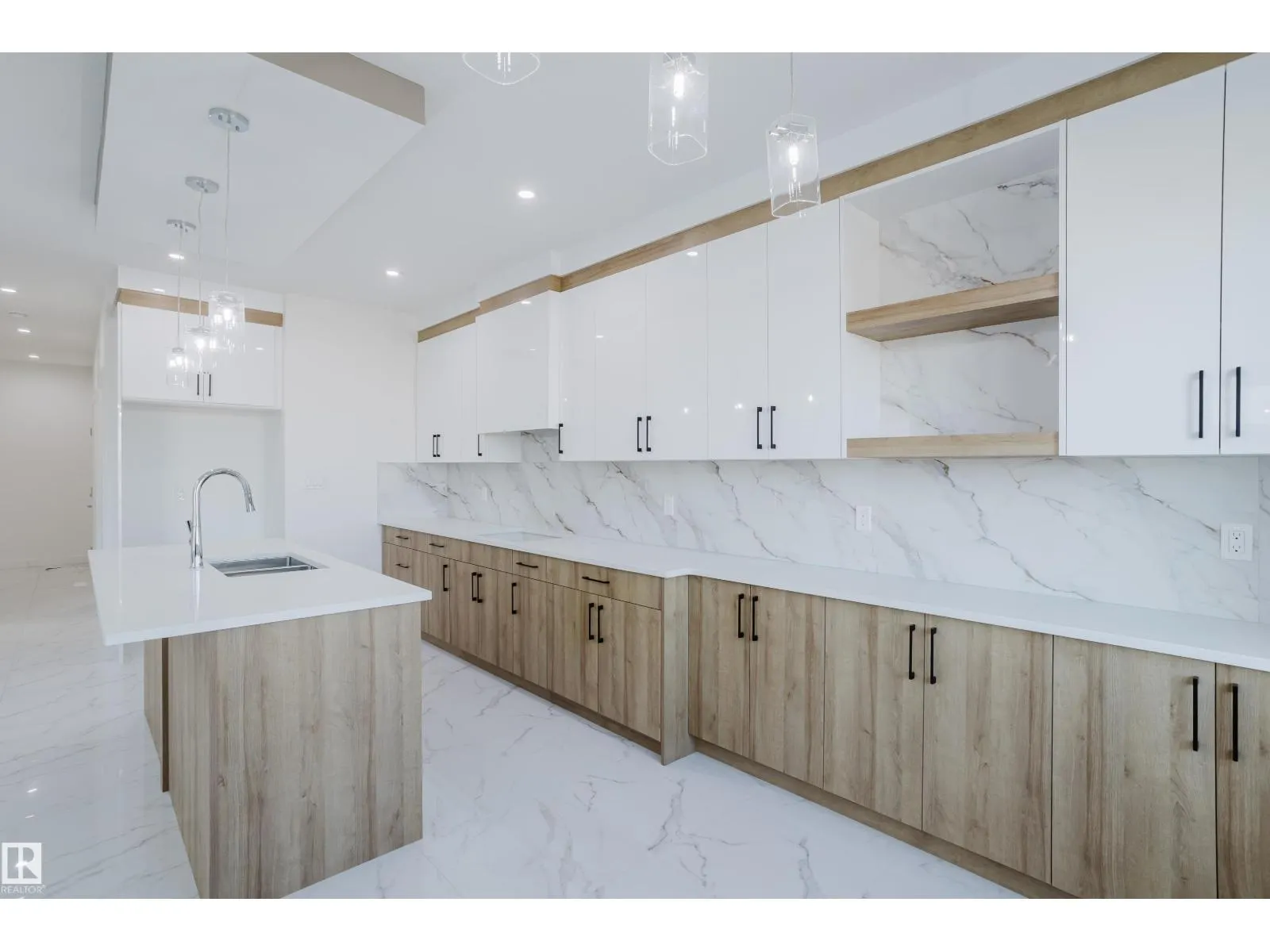 924 15 AV NW