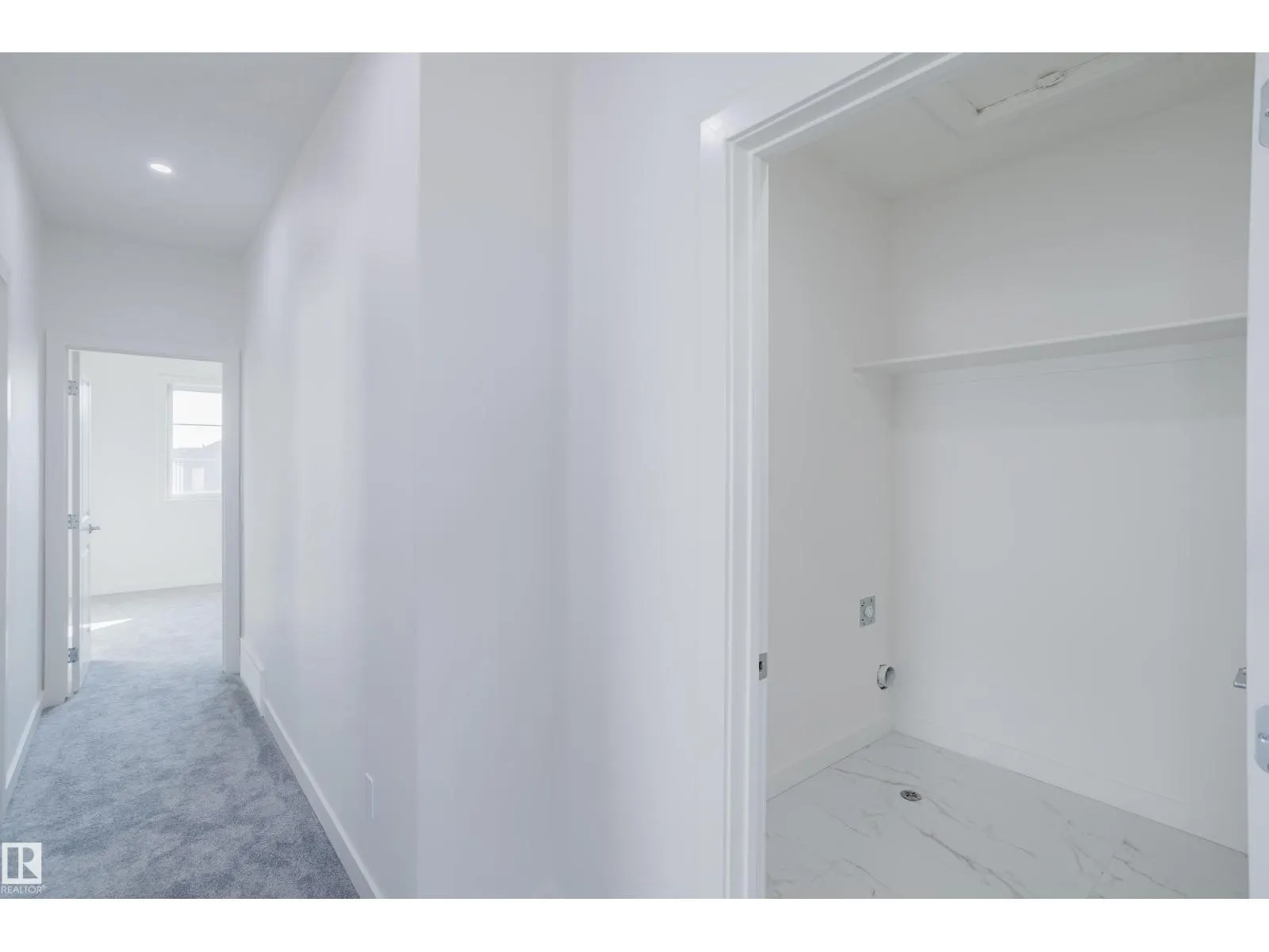 924 15 AV NW