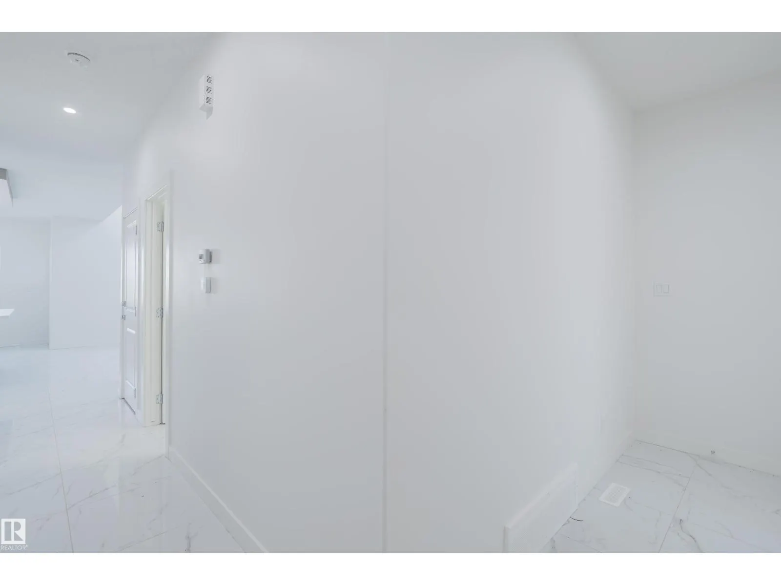 924 15 AV NW