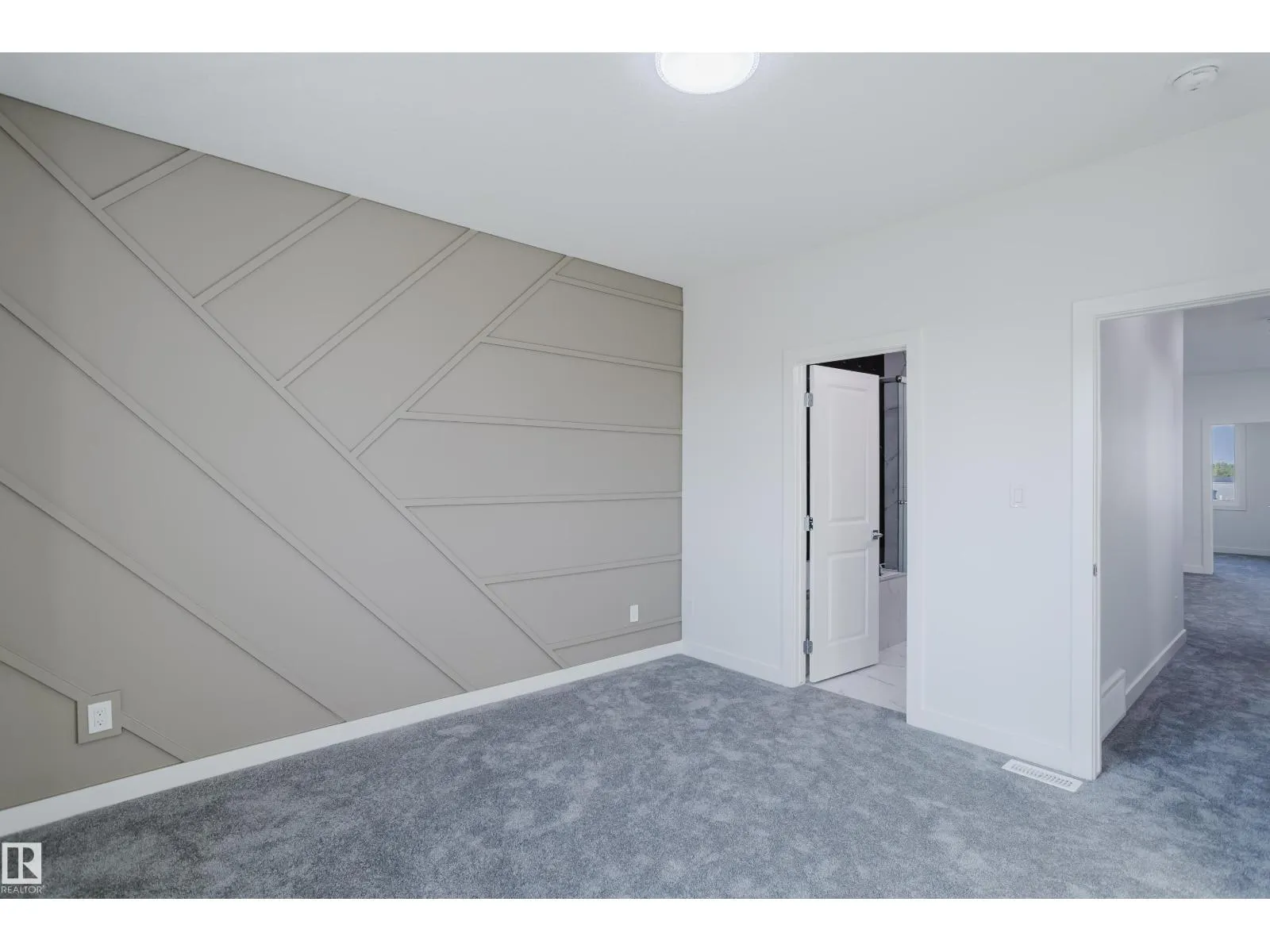 924 15 AV NW