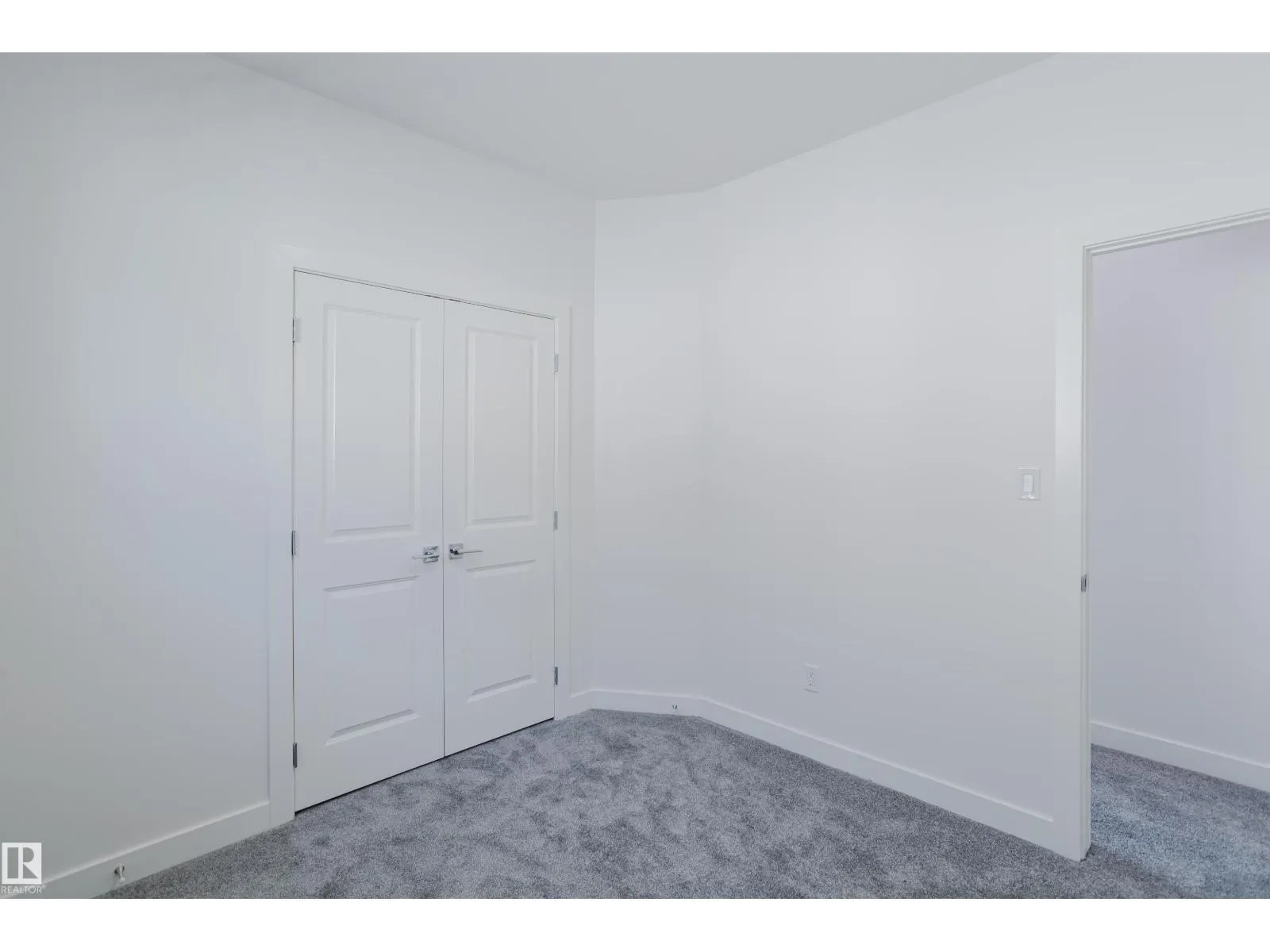 924 15 AV NW