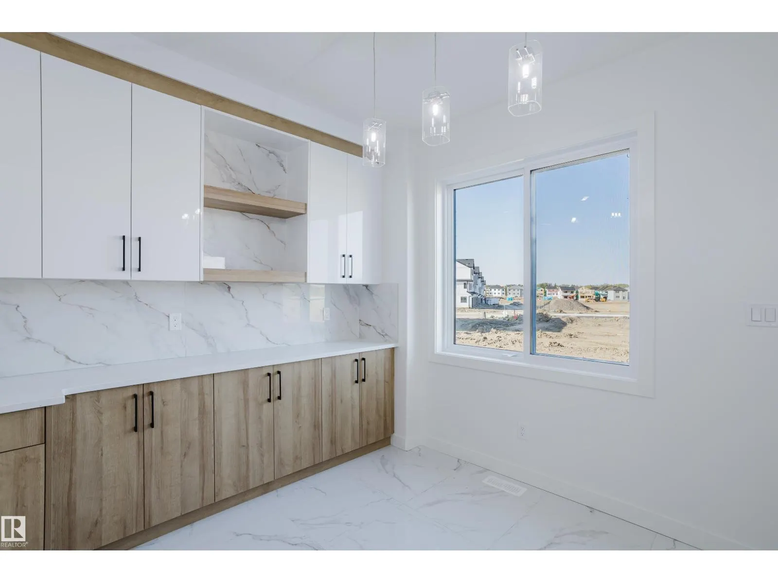924 15 AV NW