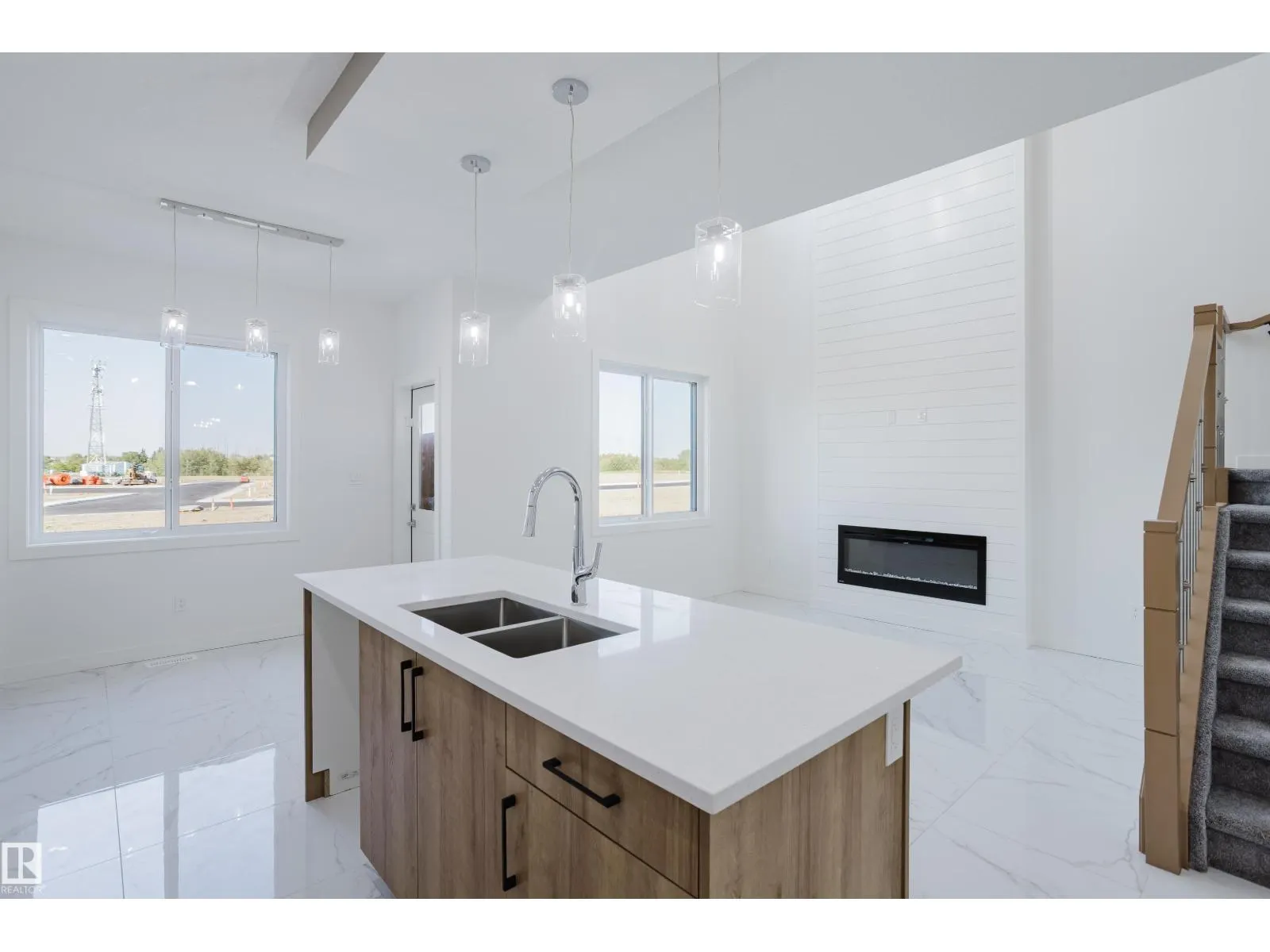 924 15 AV NW