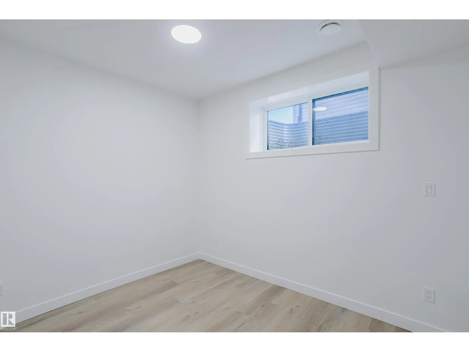 924 15 AV NW