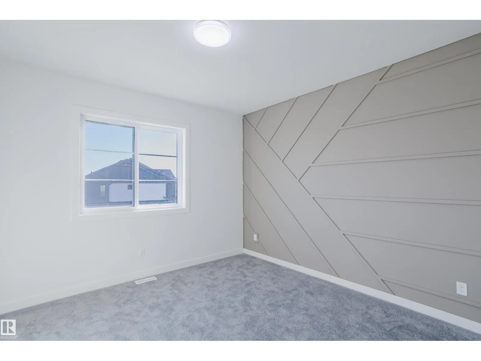 924 15 AV NW