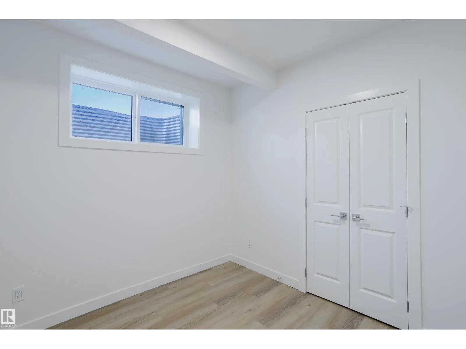 924 15 AV NW