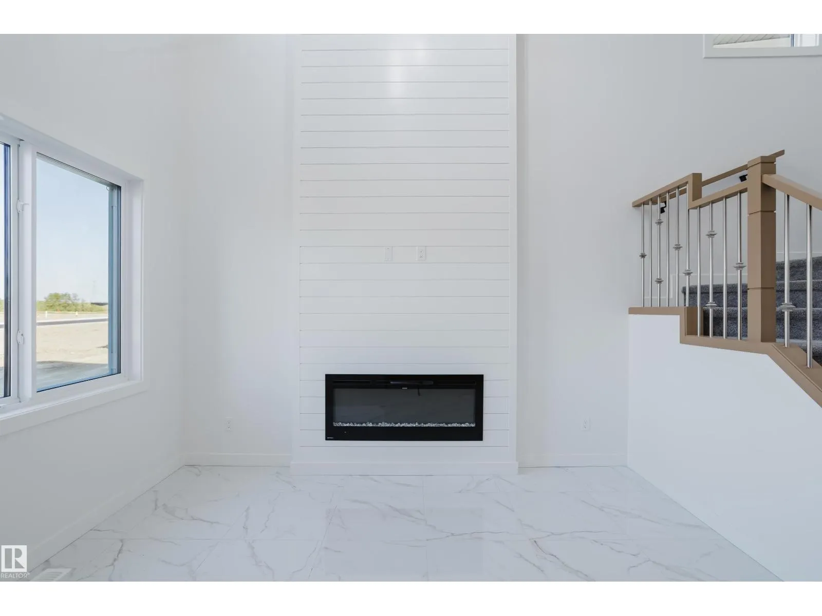 924 15 AV NW
