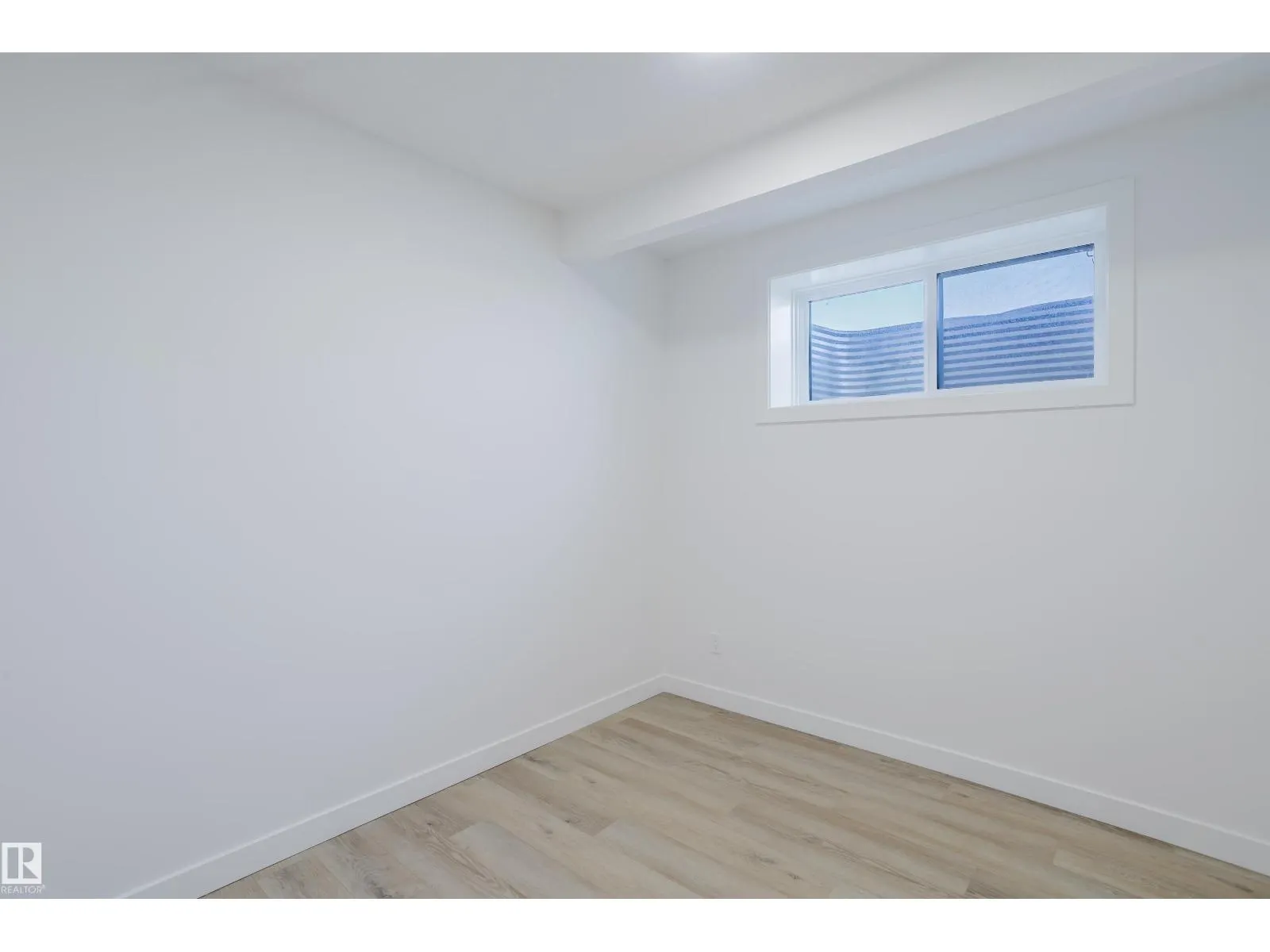 924 15 AV NW
