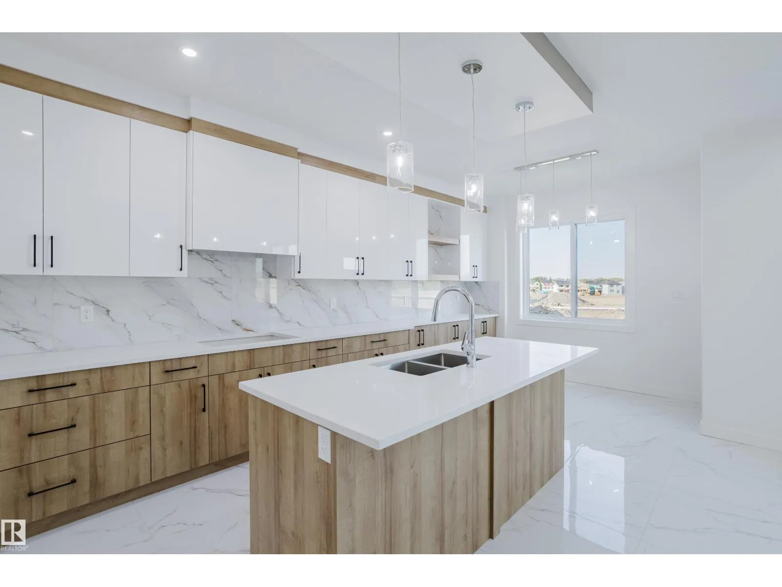 924 15 AV NW