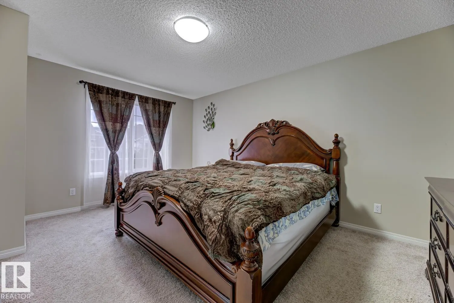 754 Eagleson CR NW