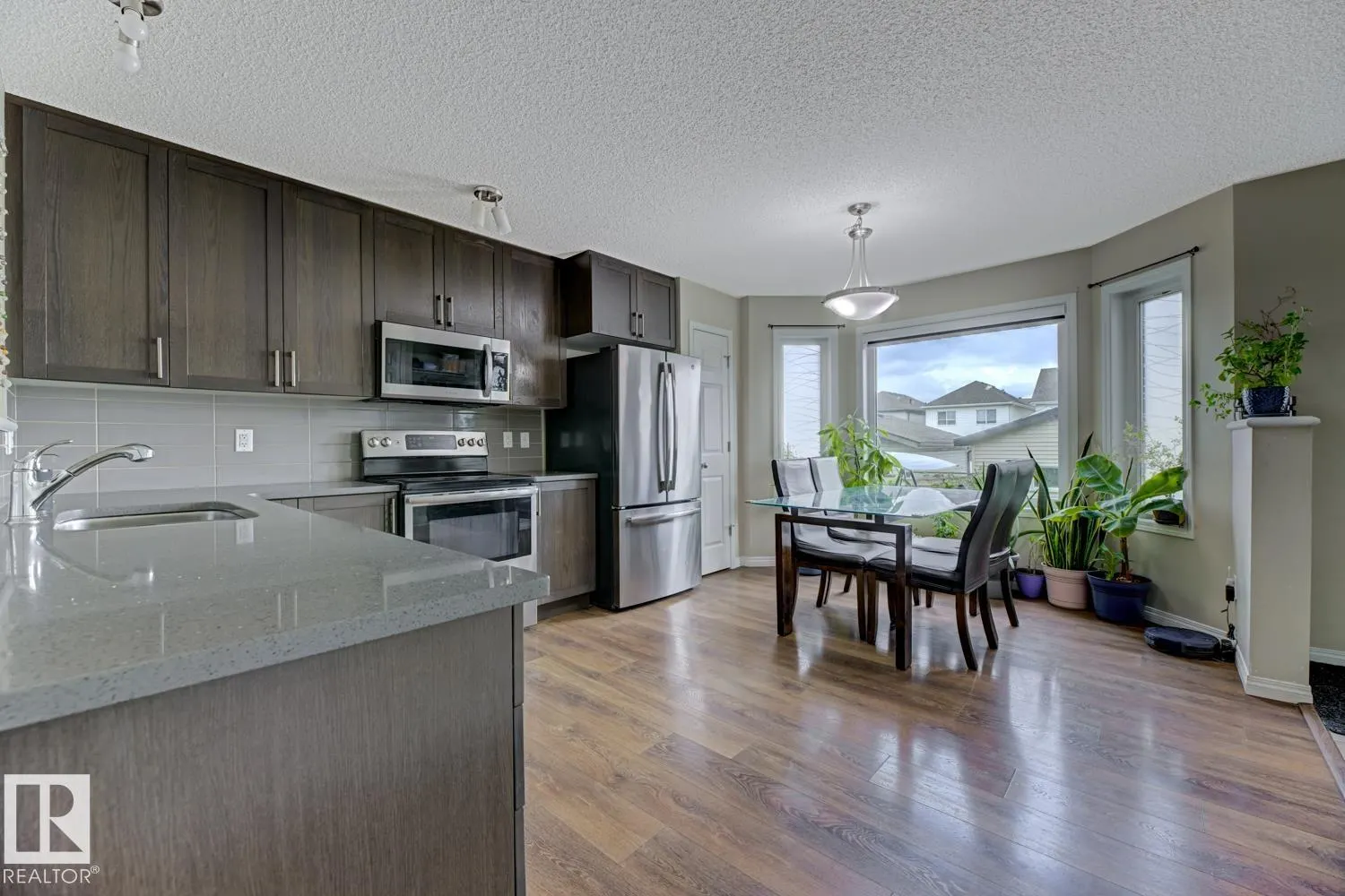 754 Eagleson CR NW