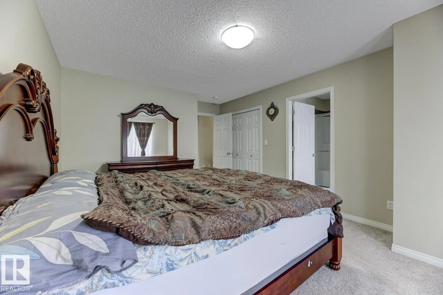 754 Eagleson CR NW