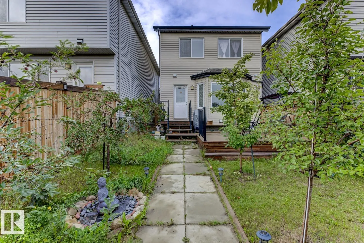 754 Eagleson CR NW