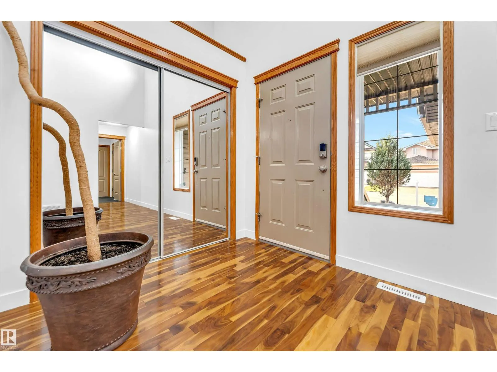 10621 175A AV NW