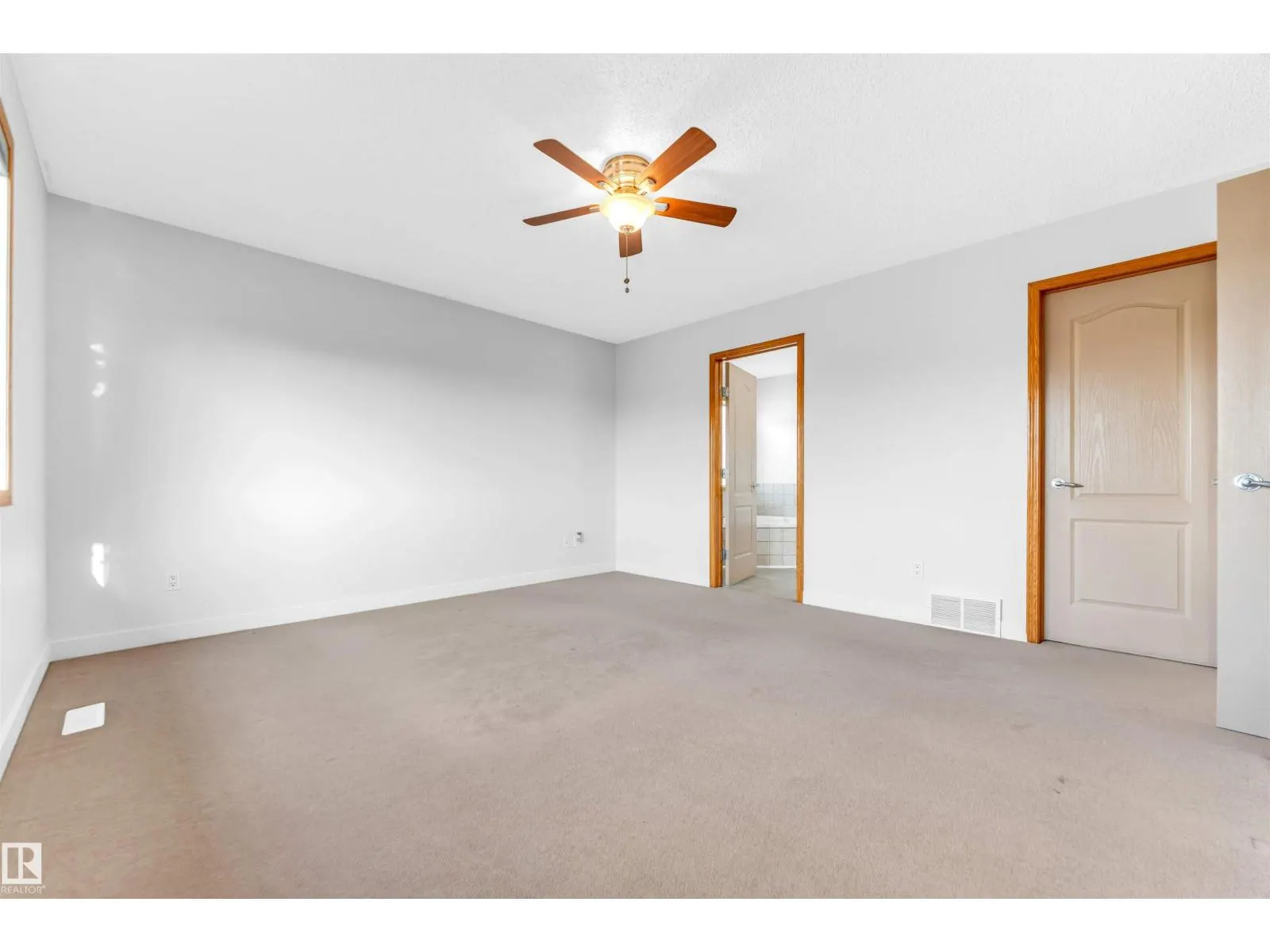 10621 175A AV NW