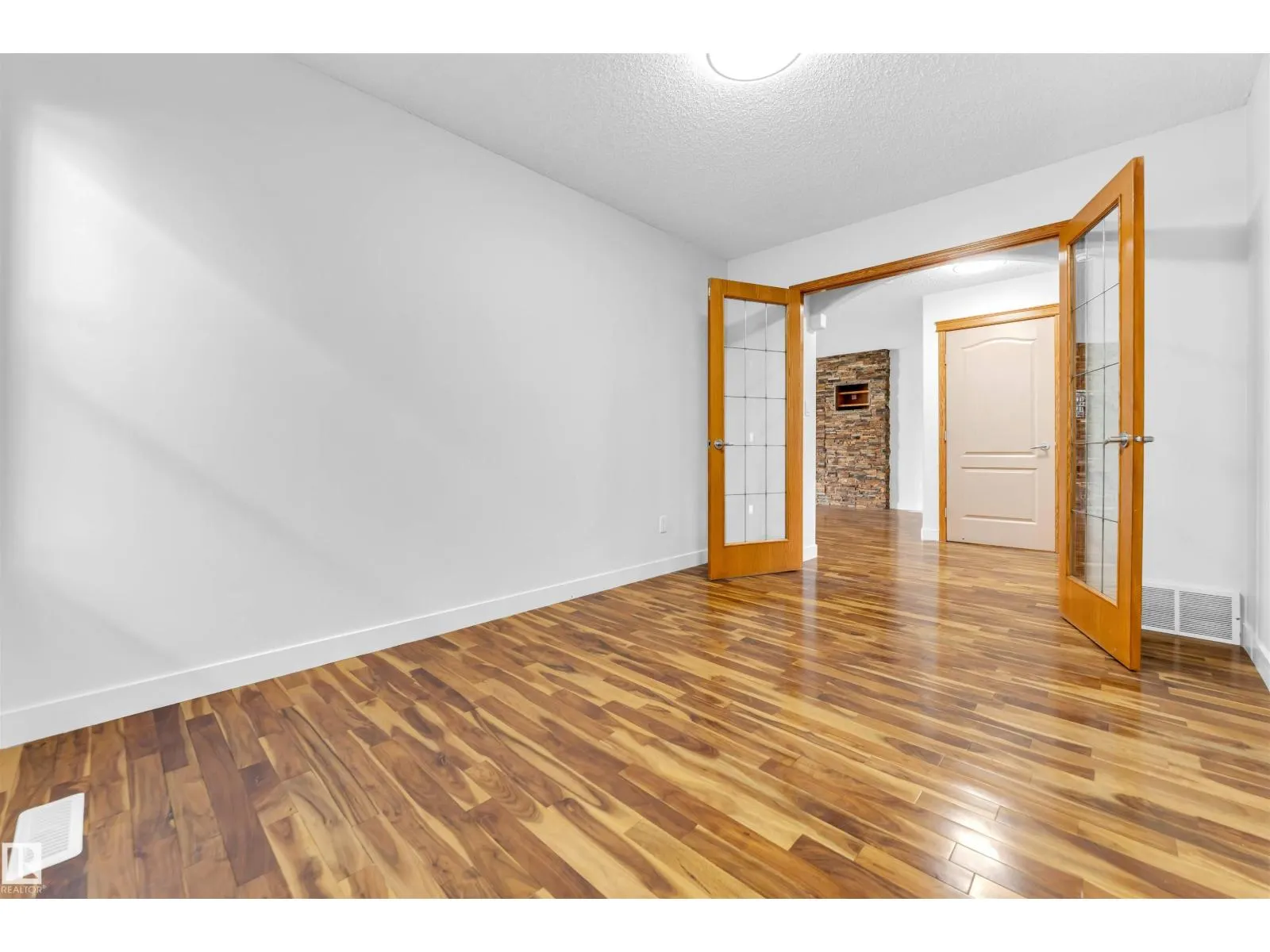 10621 175A AV NW