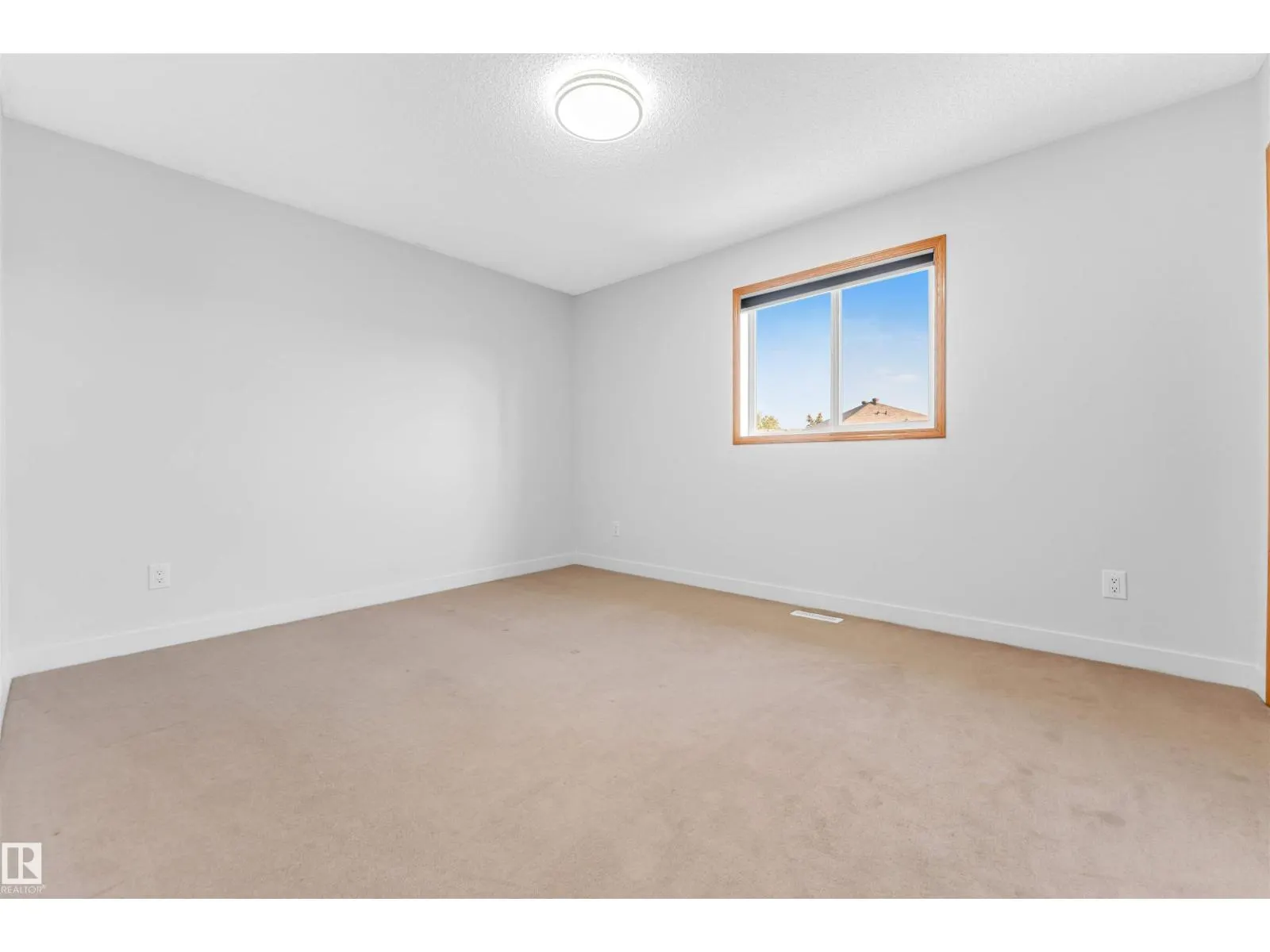 10621 175A AV NW