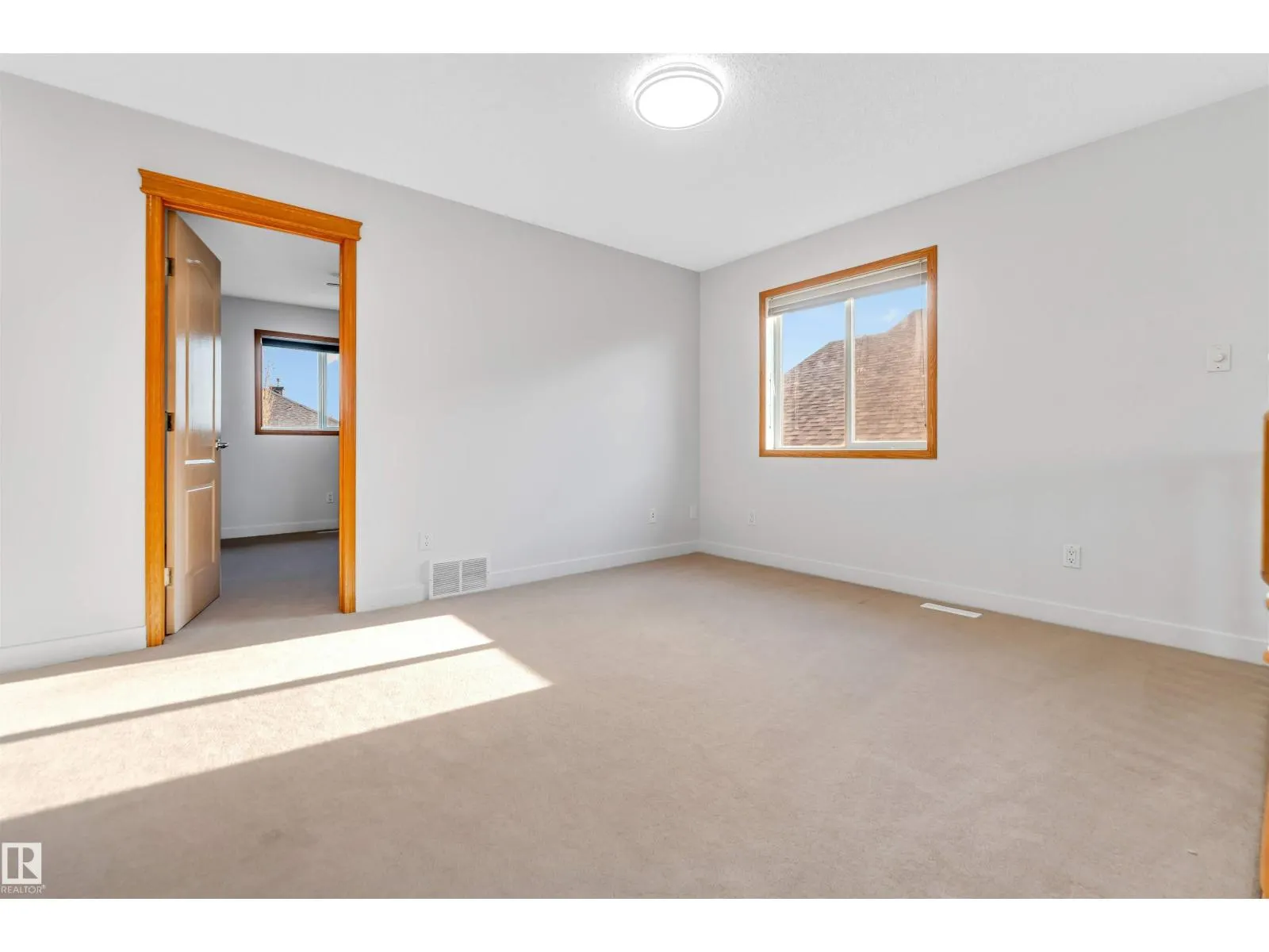 10621 175A AV NW