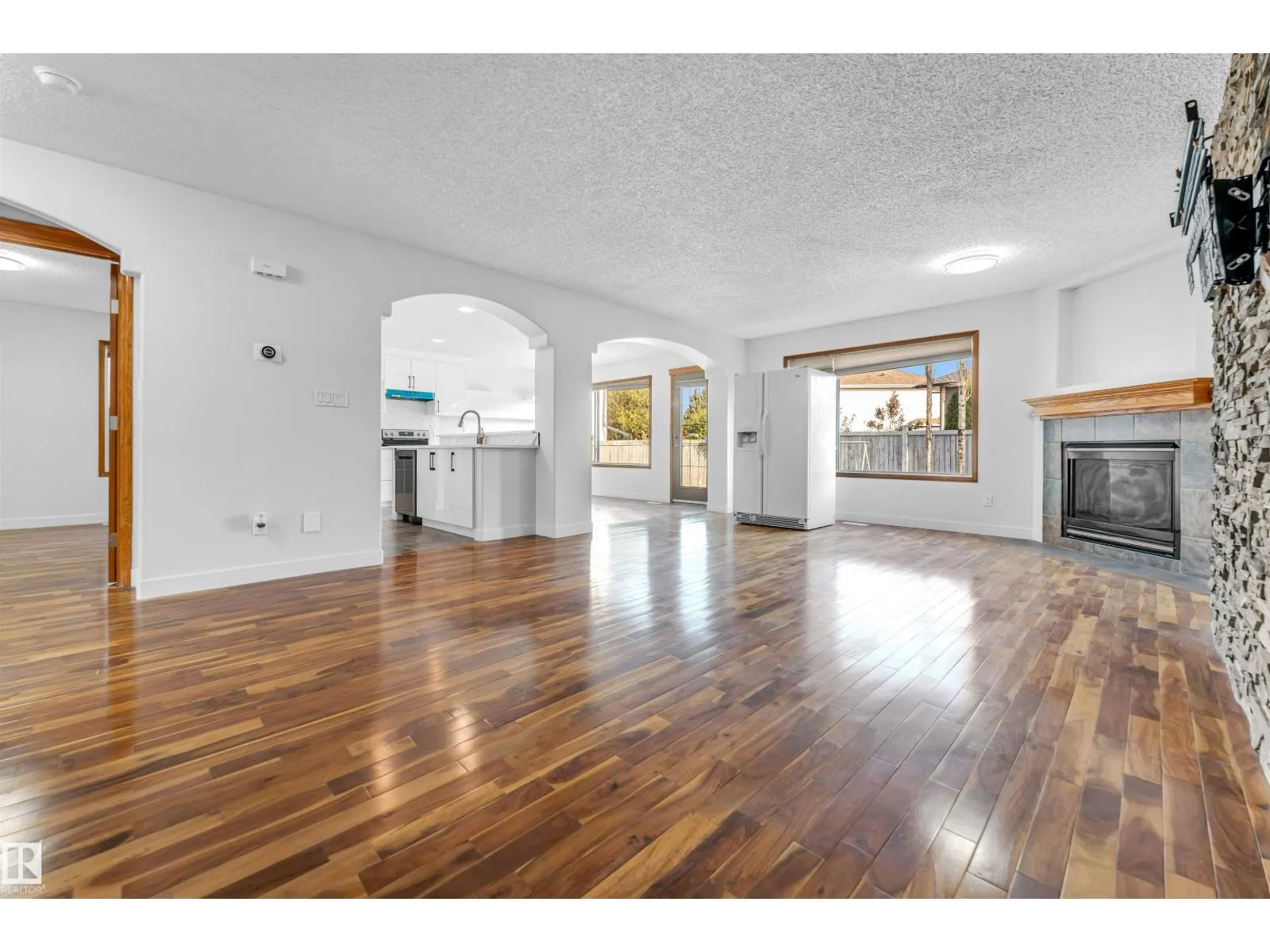 10621 175A AV NW