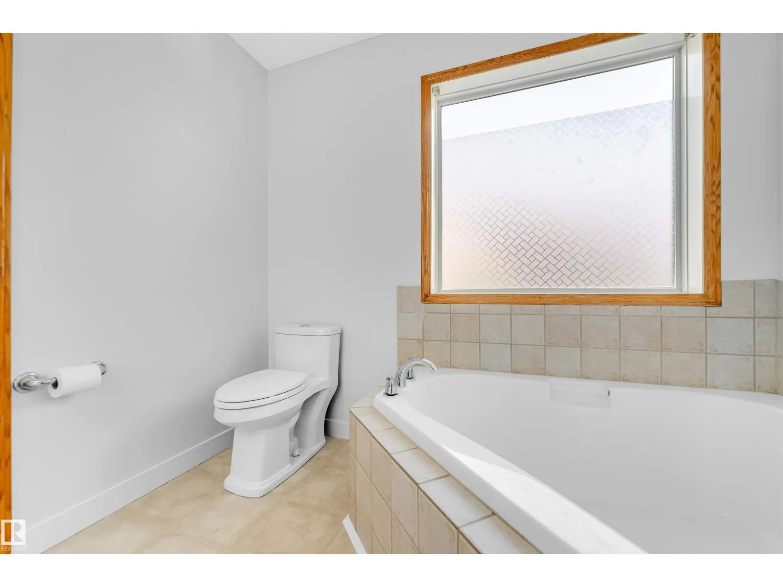 10621 175A AV NW