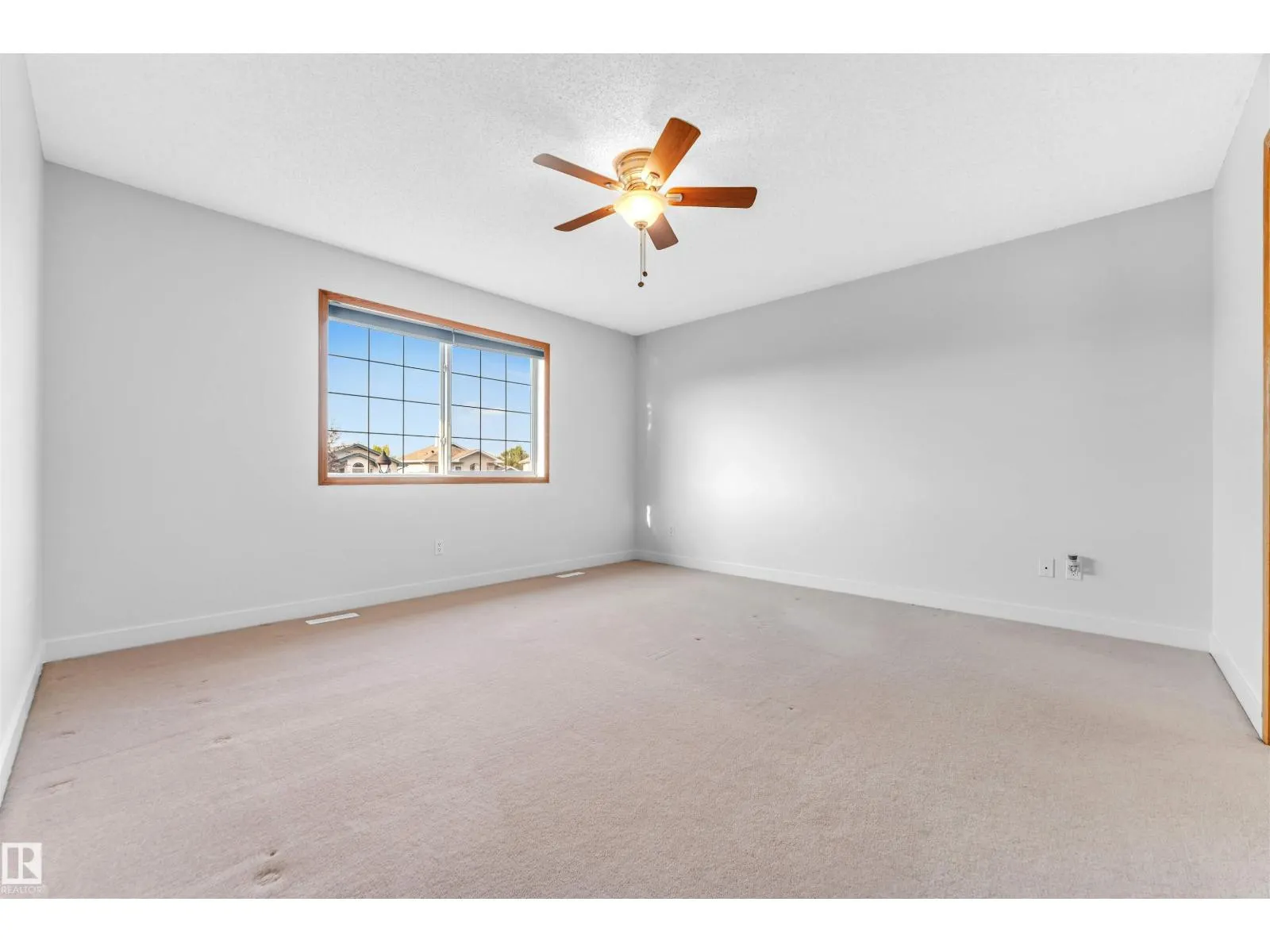 10621 175A AV NW