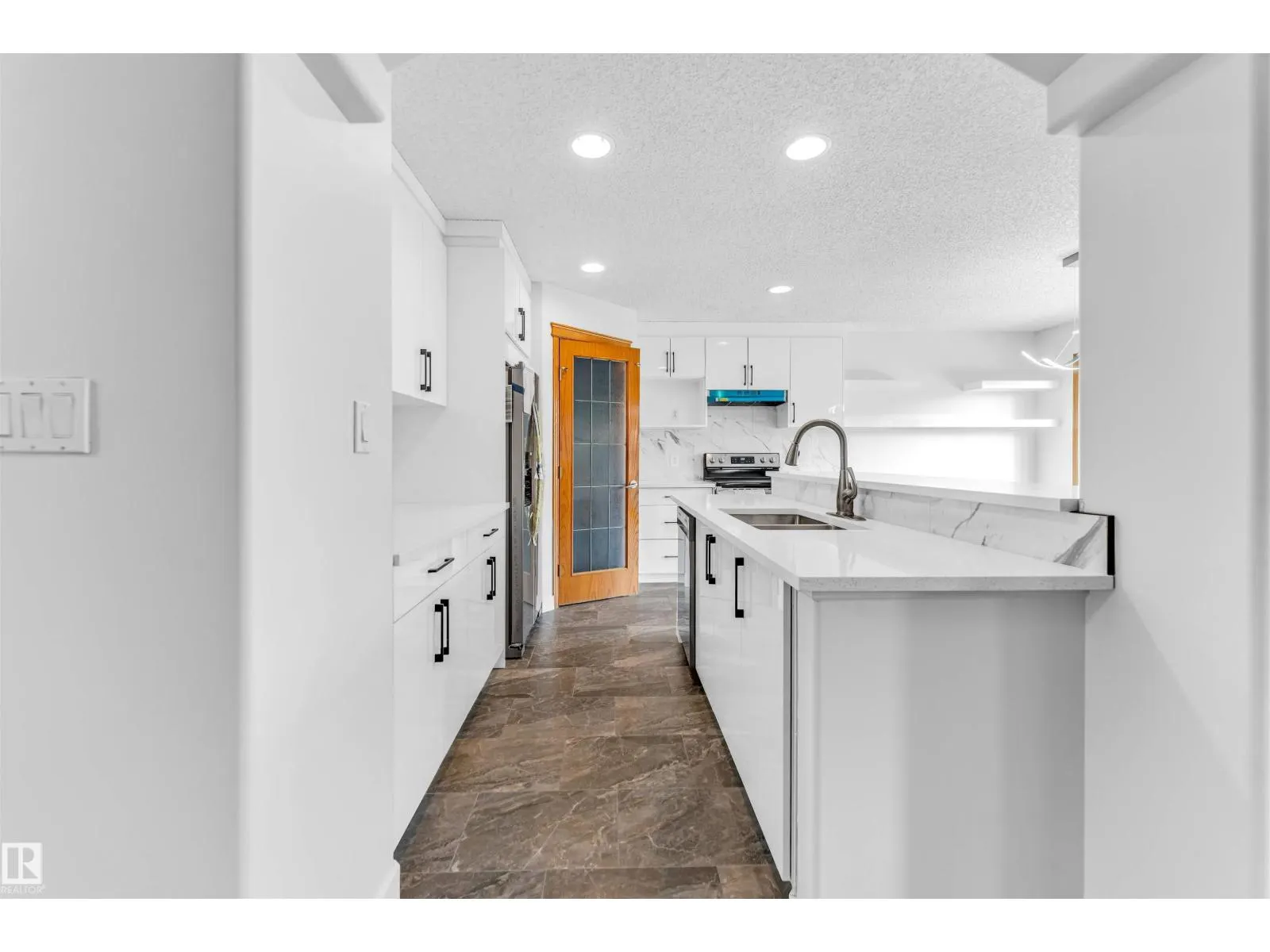 10621 175A AV NW