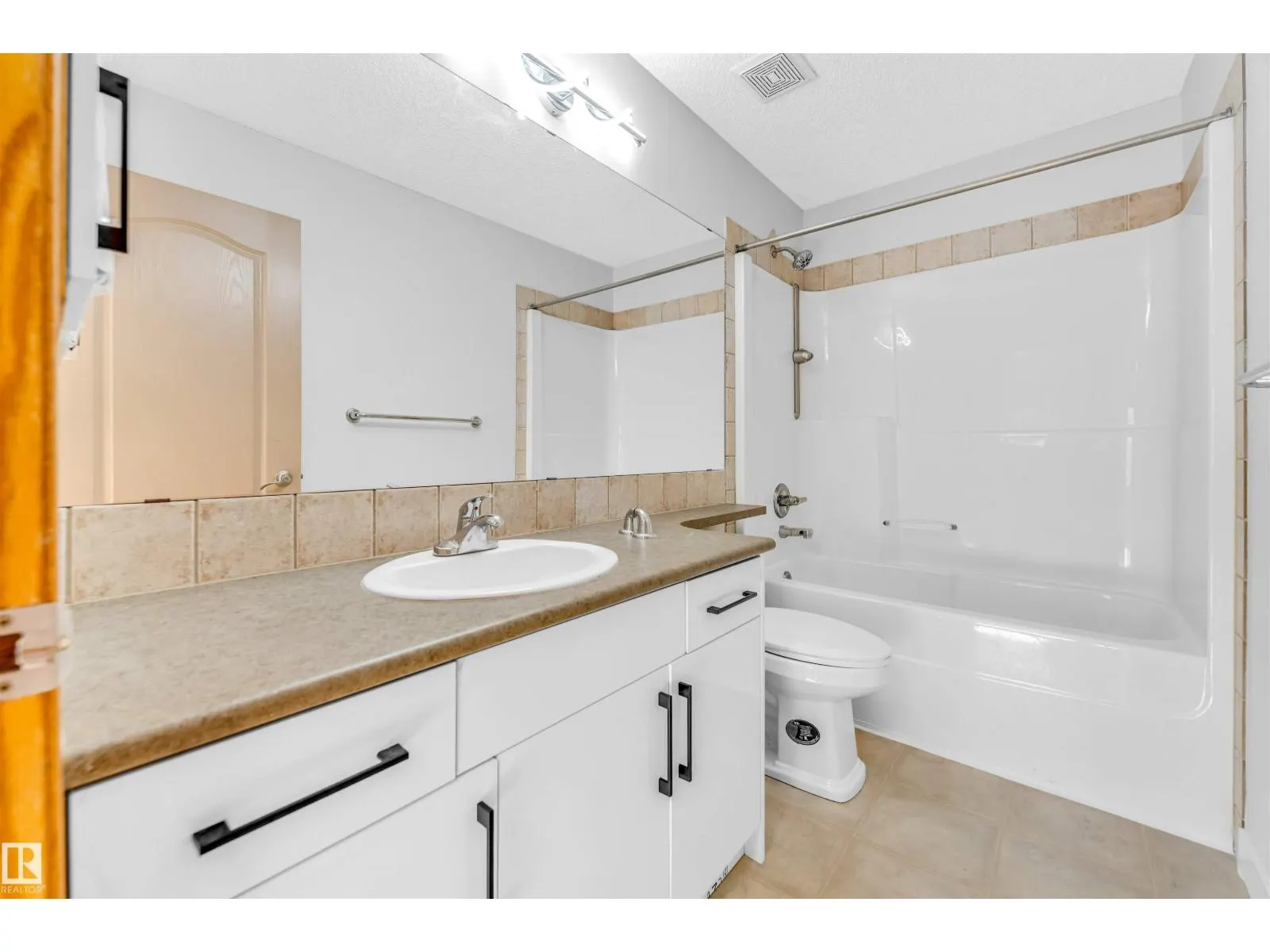 10621 175A AV NW