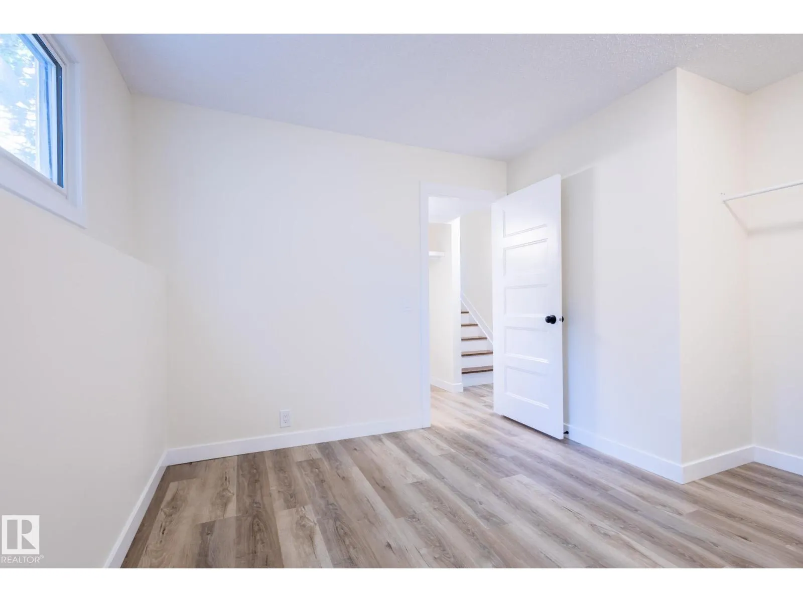3109 110A ST NW
