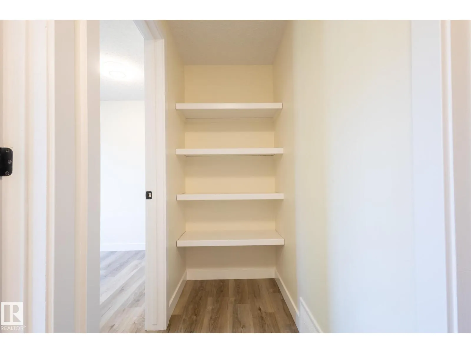 3109 110A ST NW