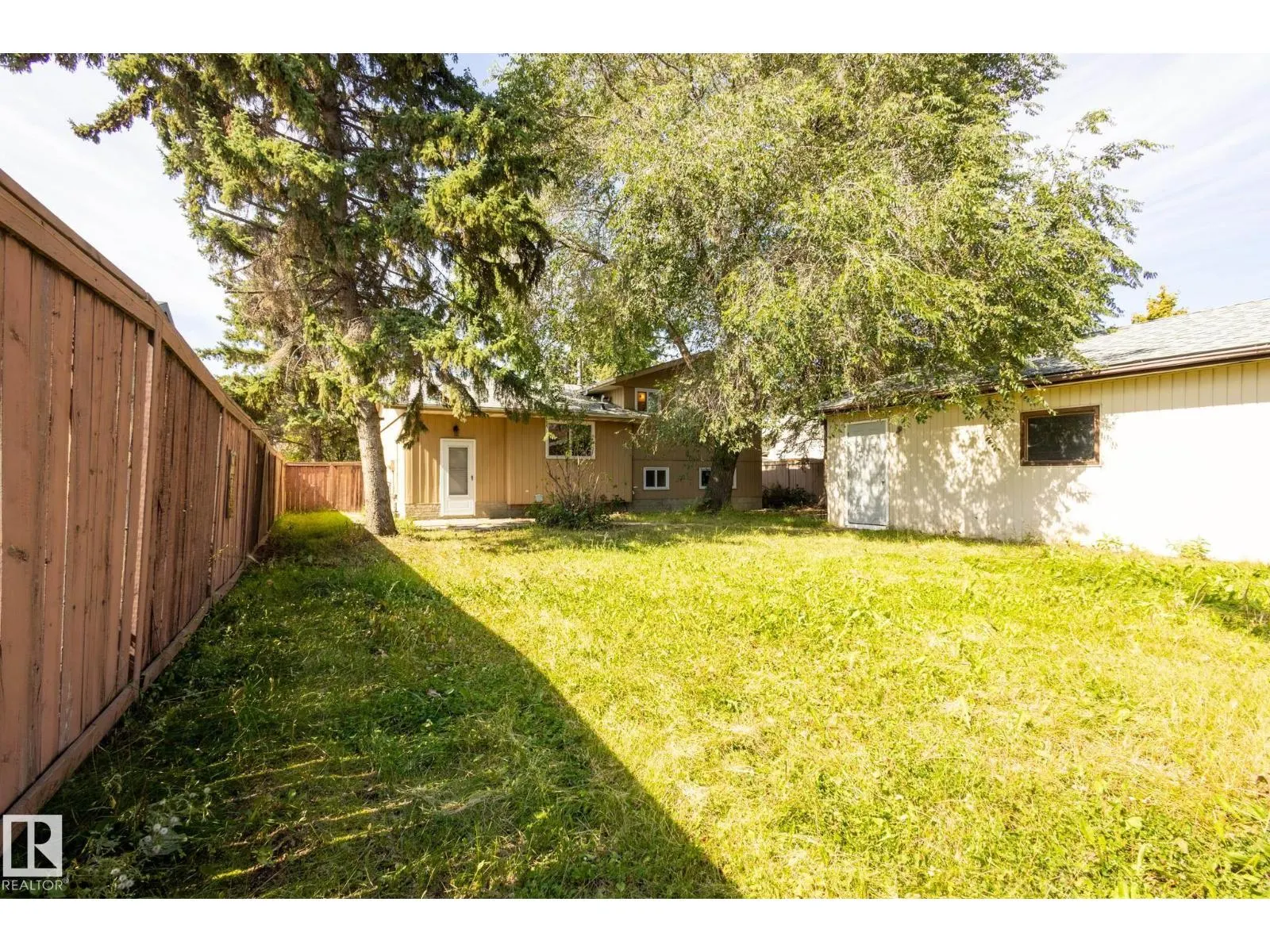3109 110A ST NW