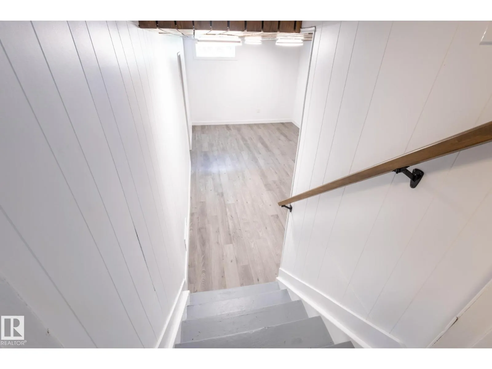 3109 110A ST NW