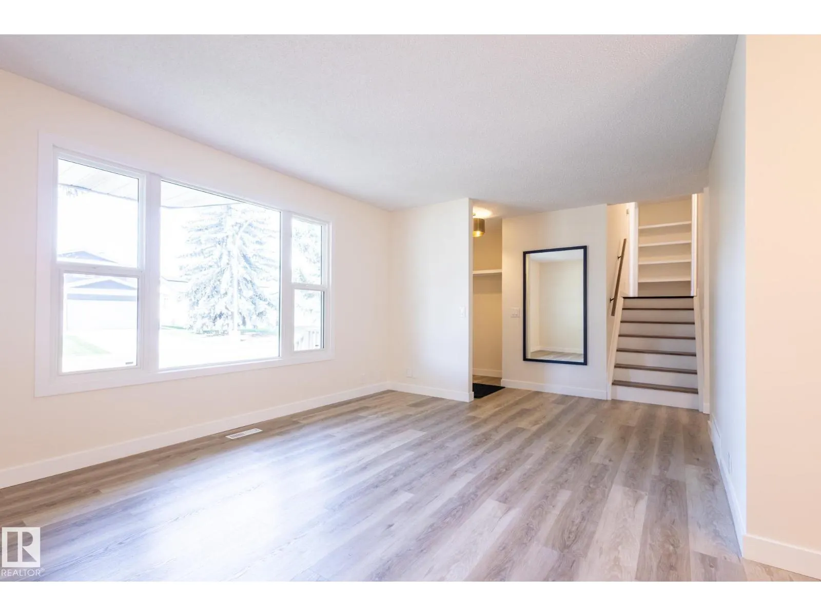 3109 110A ST NW