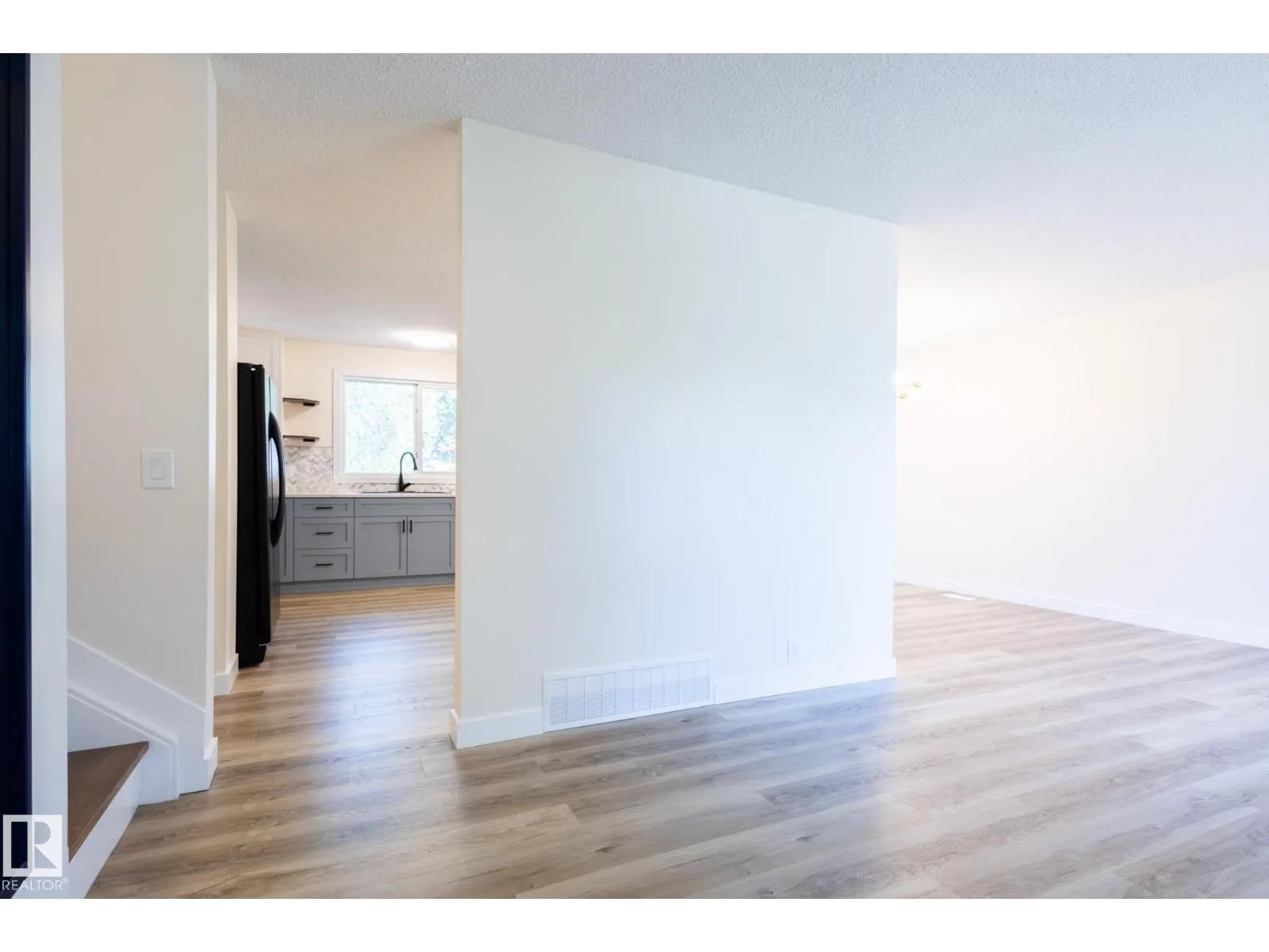 3109 110A ST NW