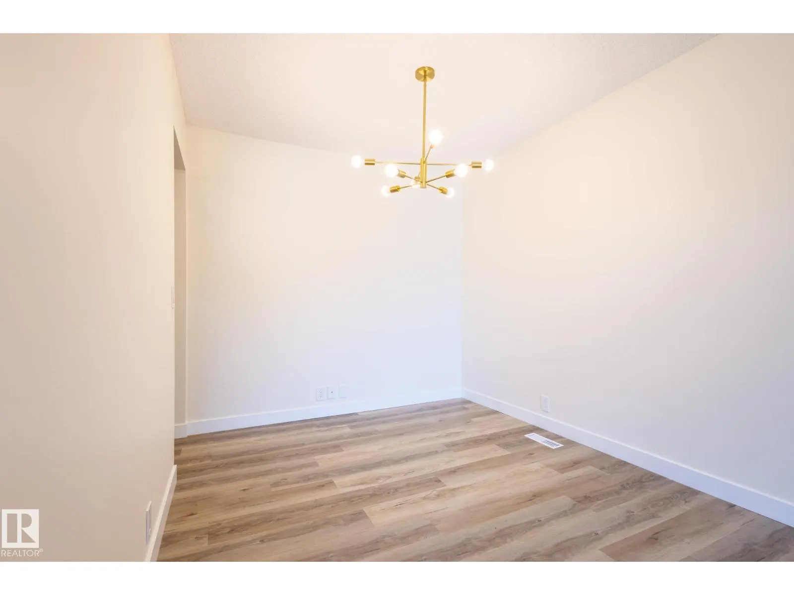 3109 110A ST NW