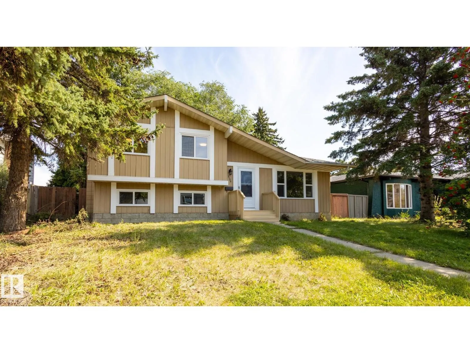 3109 110A ST NW