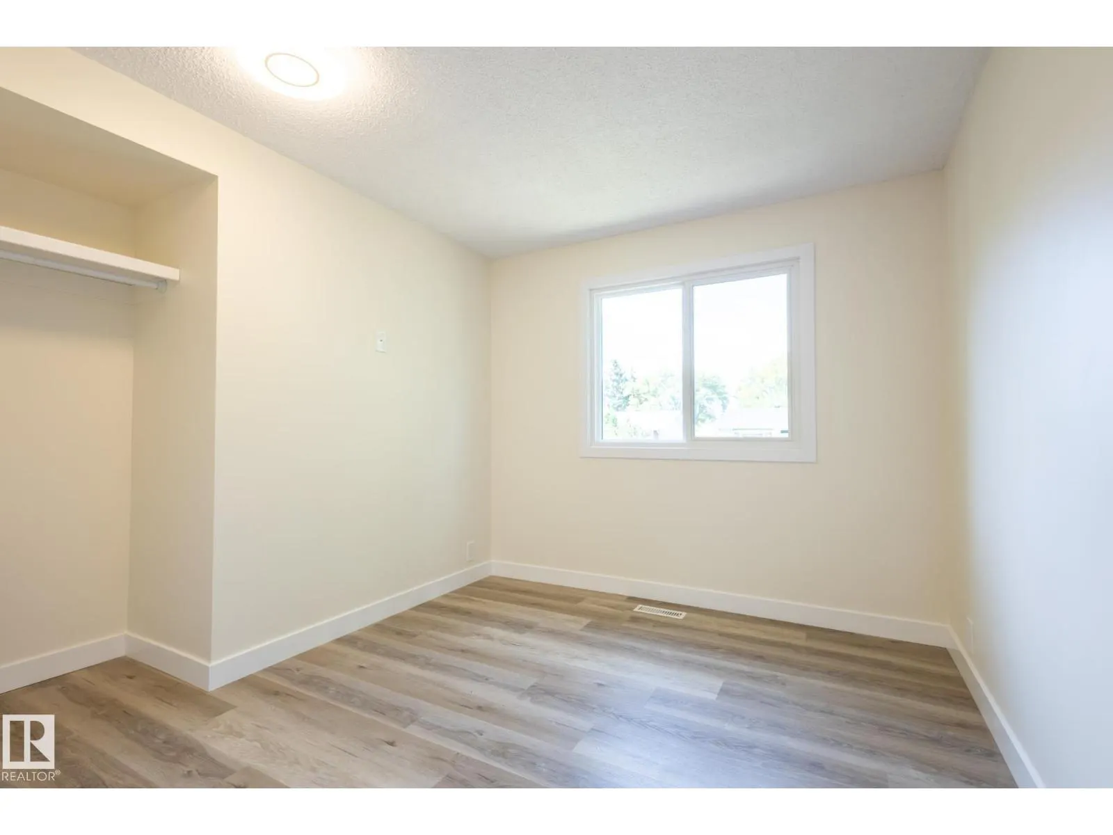 3109 110A ST NW