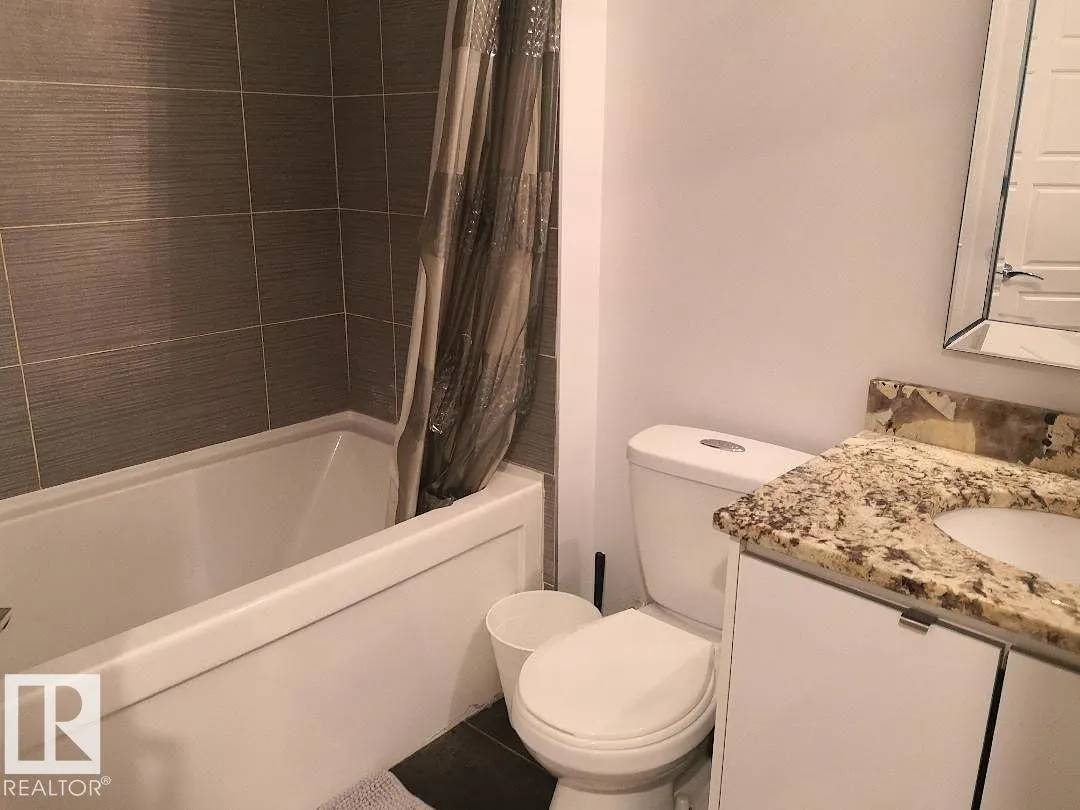 10922 81 AV NW NW