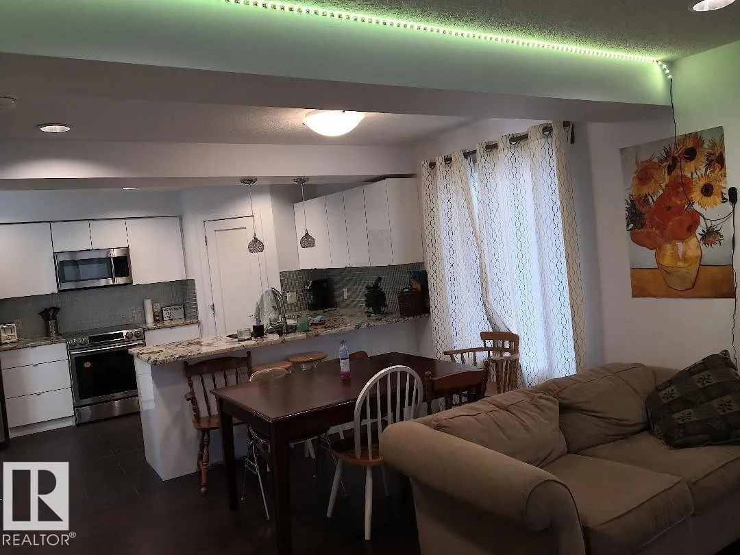 10922 81 AV NW NW