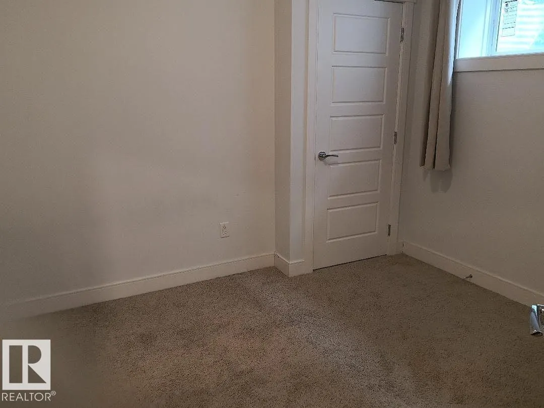10922 81 AV NW NW