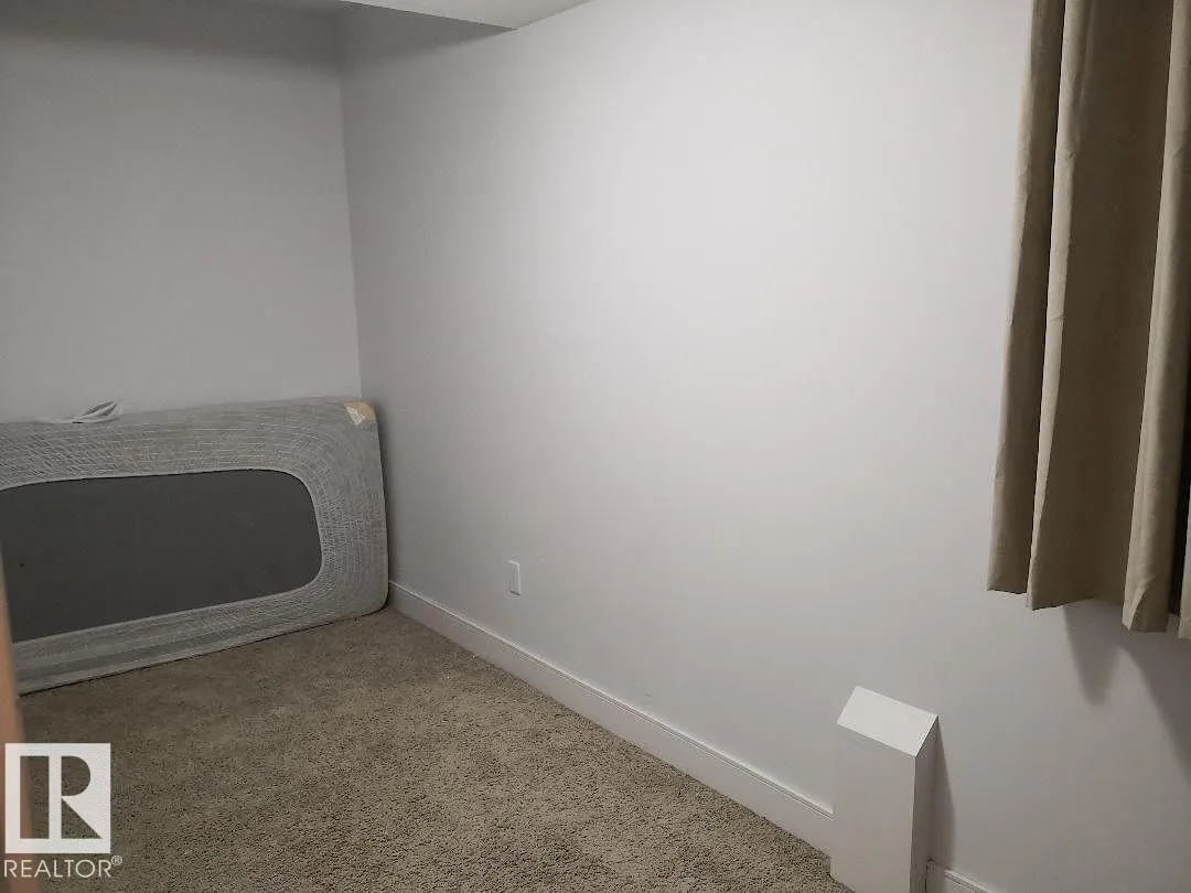 10922 81 AV NW NW