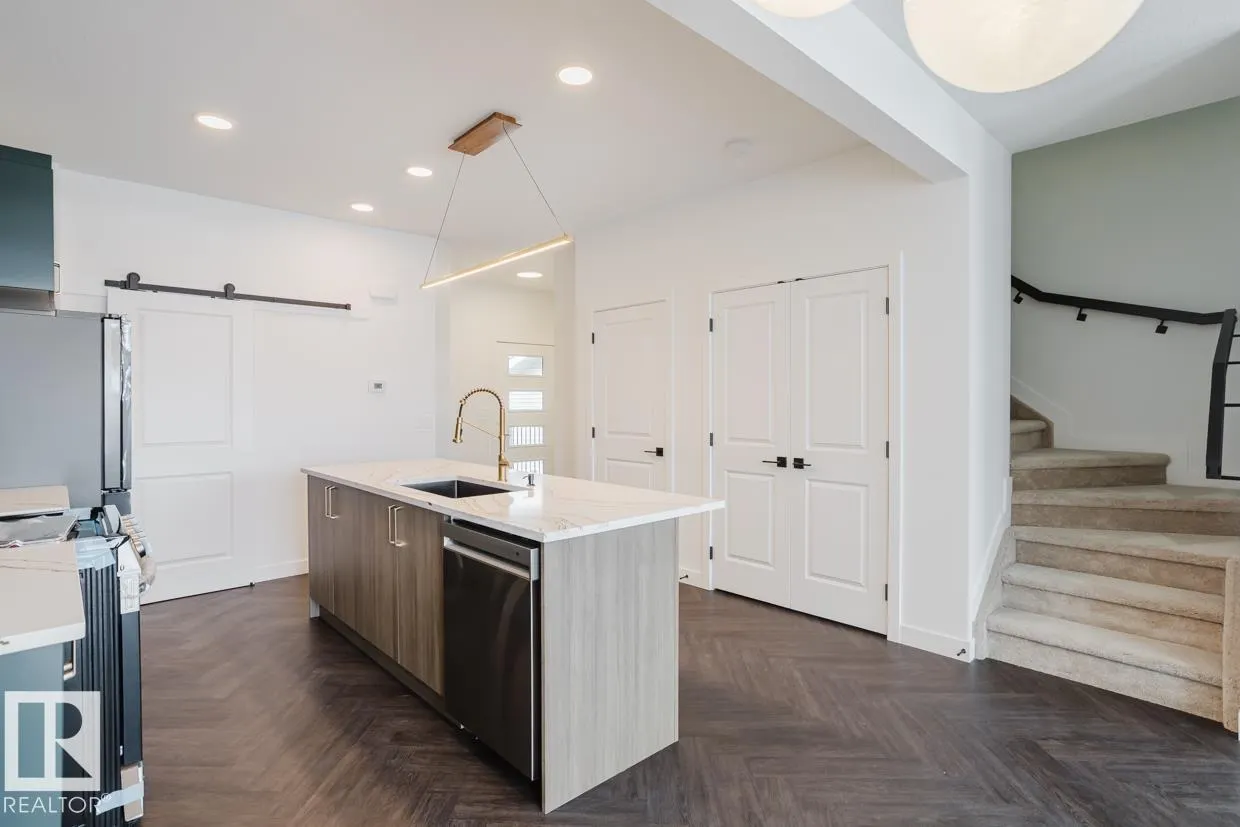 2837 65 ST SW