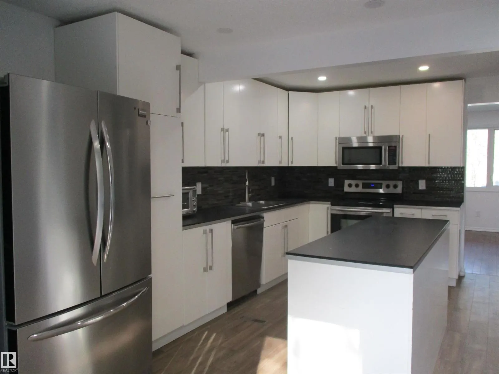 16520 115 ST NW