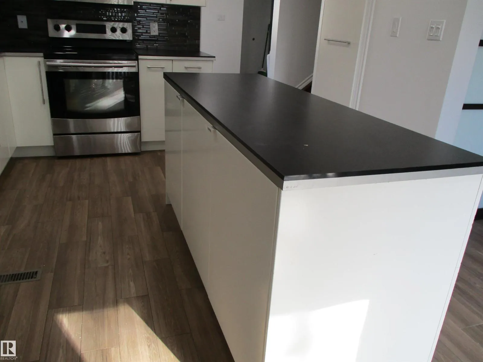 16520 115 ST NW