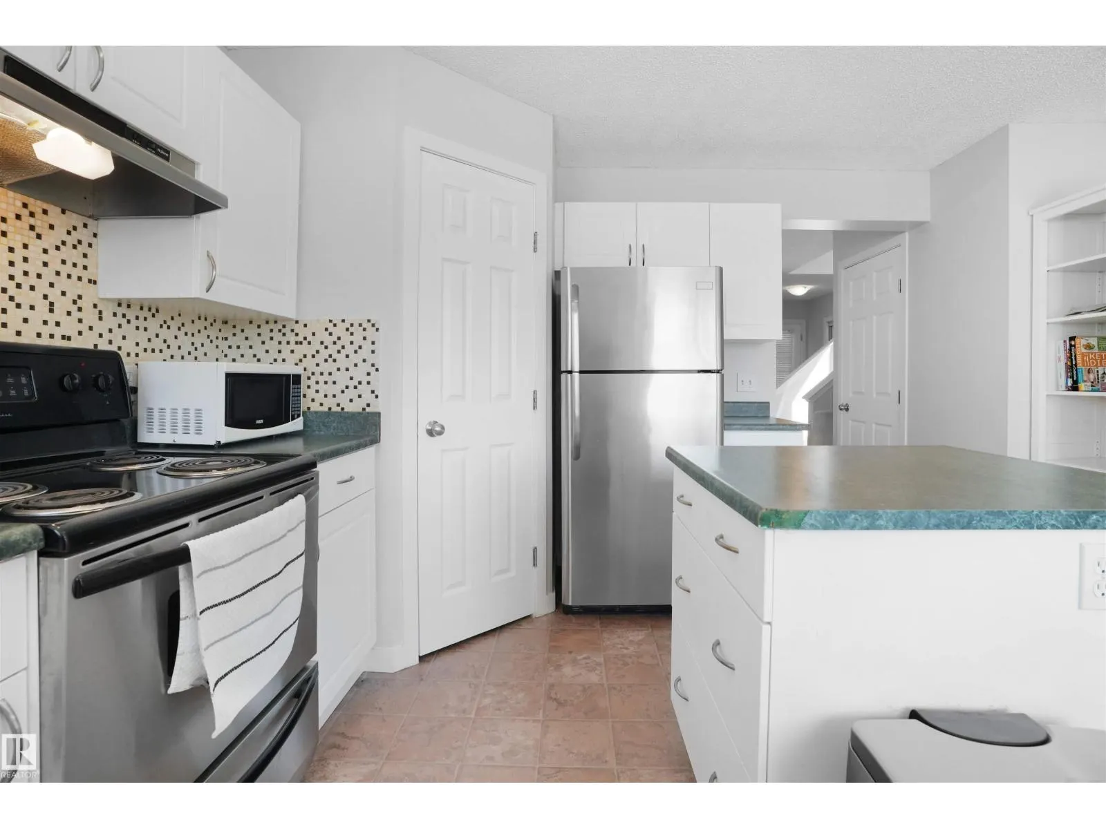 21353 87A AV NW