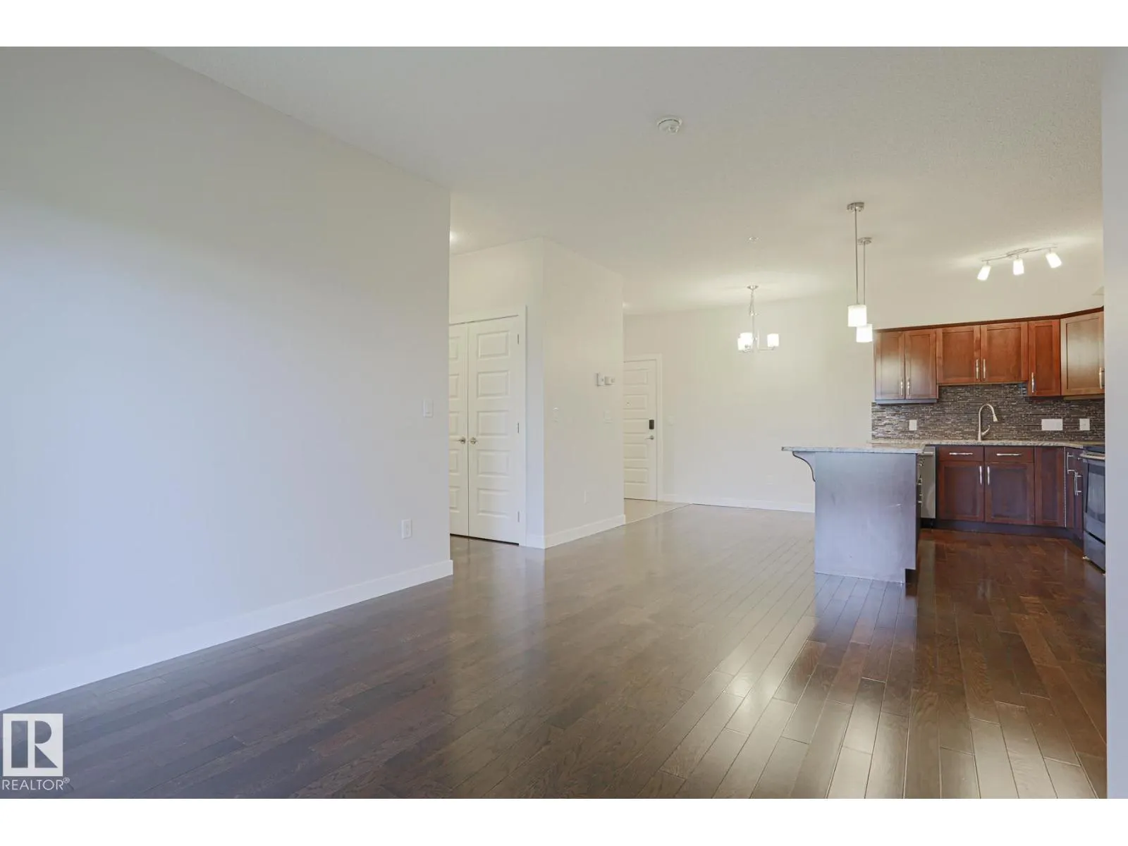 #205 10530 56 AV NW