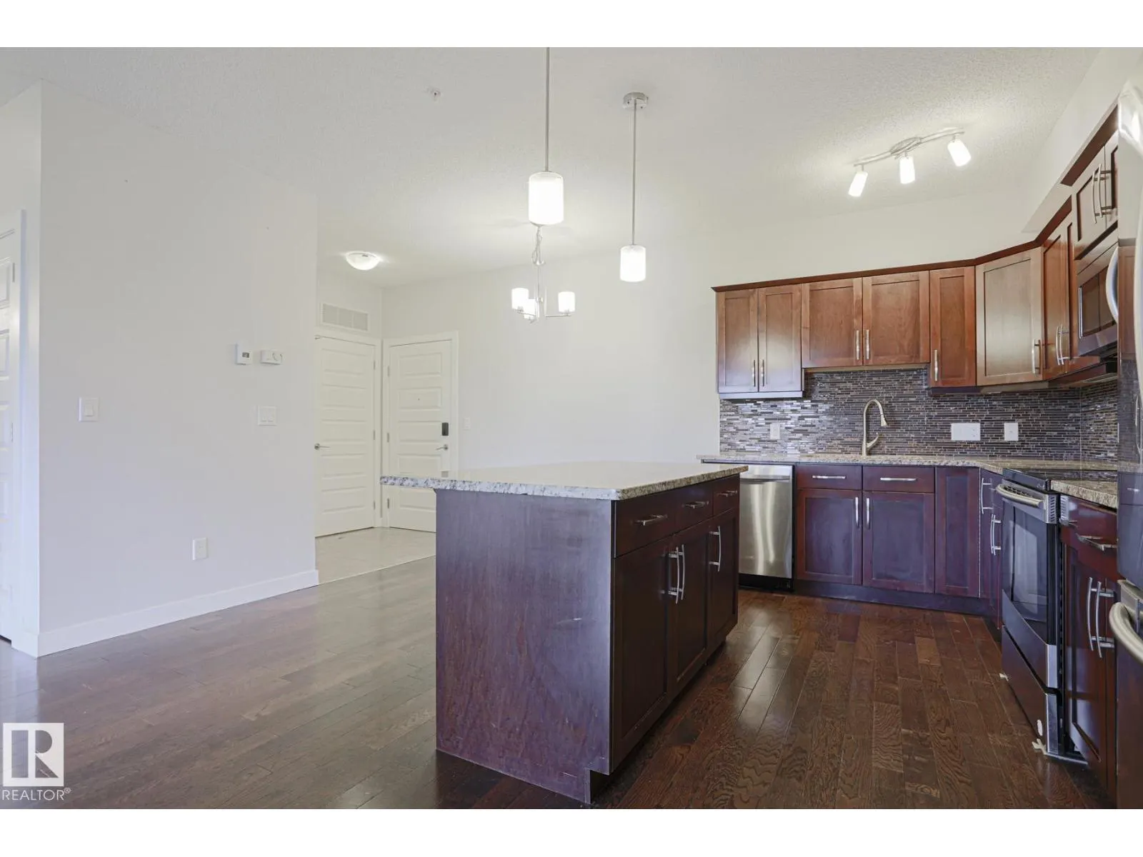 #205 10530 56 AV NW