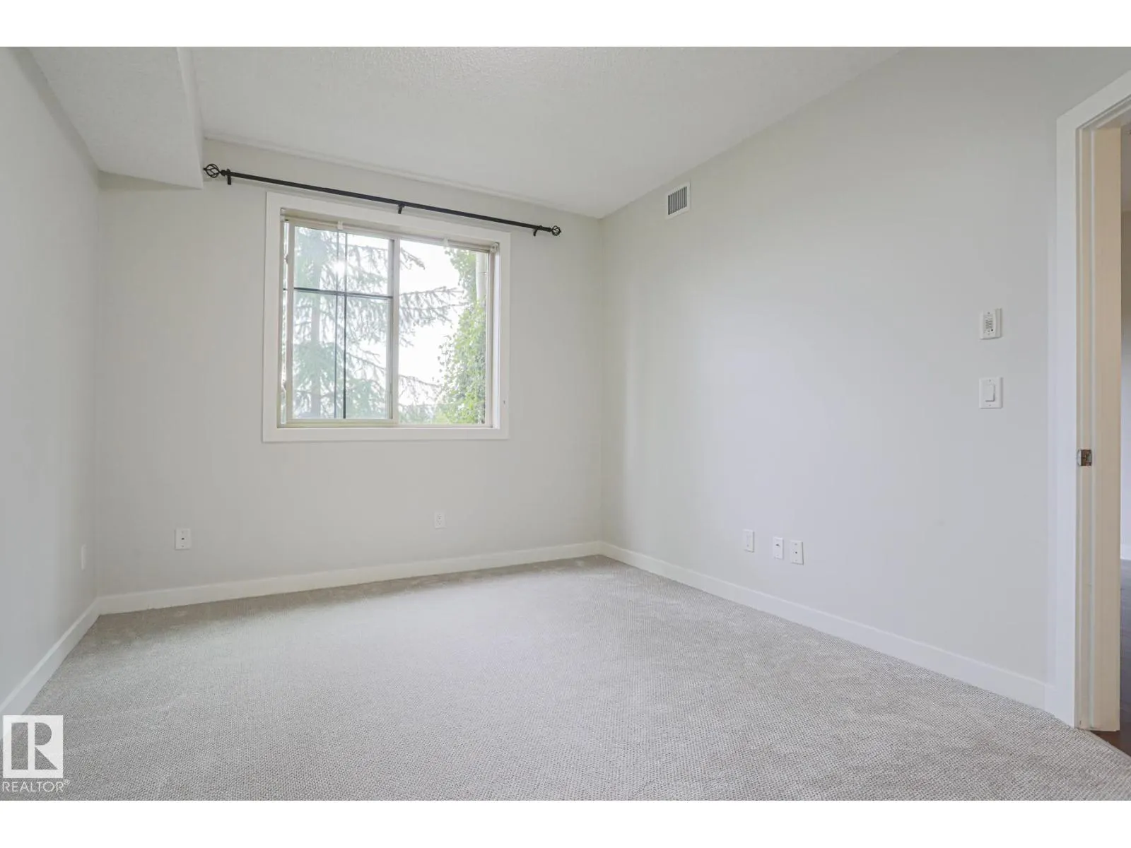 #205 10530 56 AV NW