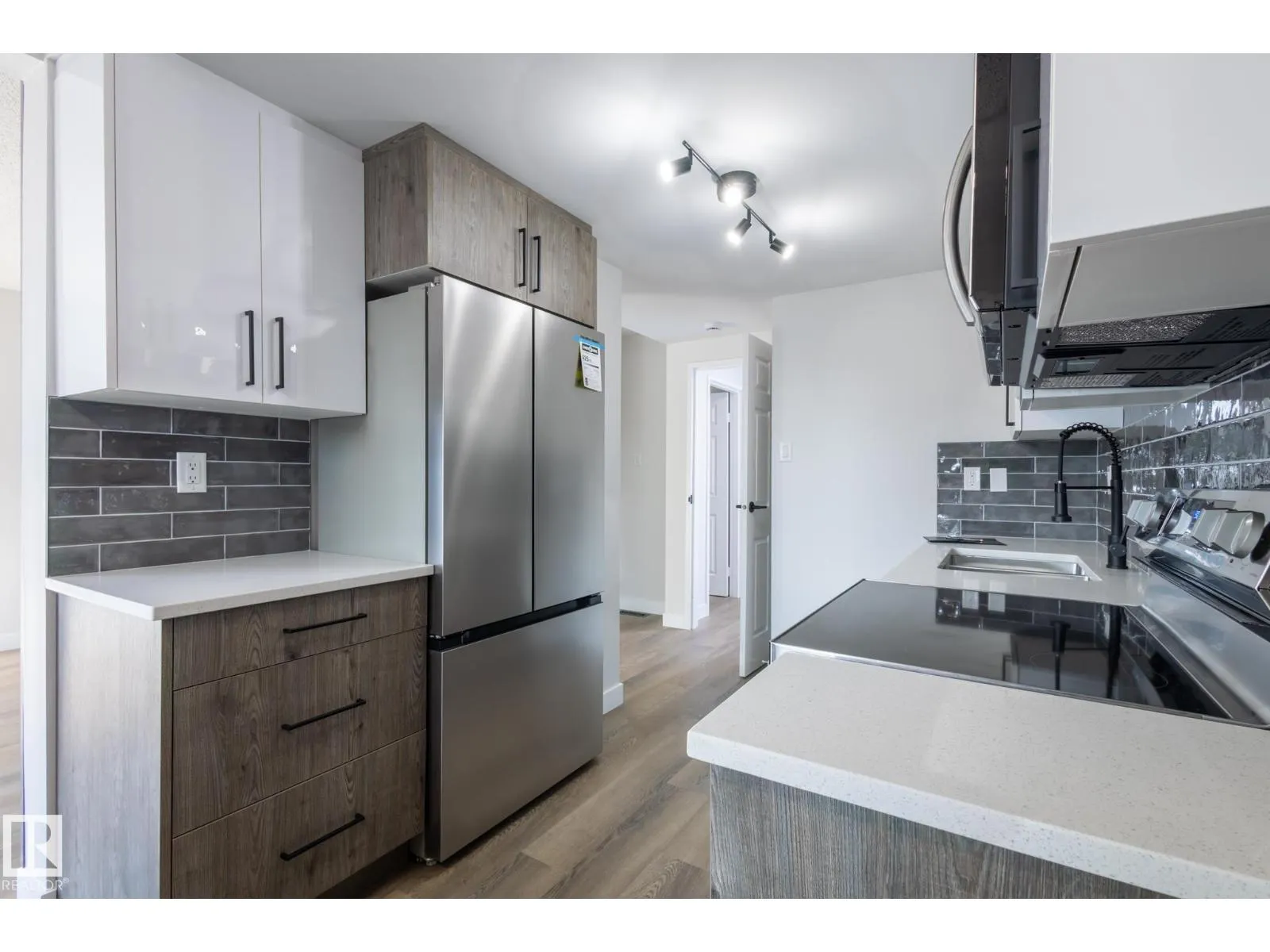 62 AMBERLY CO NW
